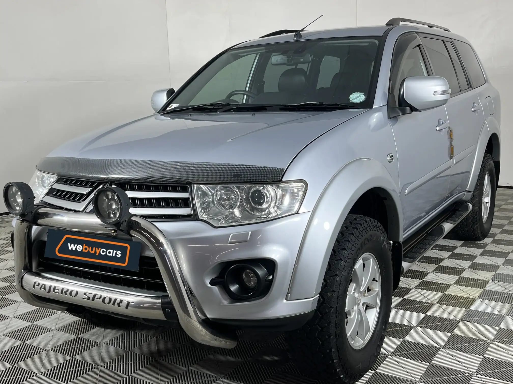 2016 Mitsubishi Pajero