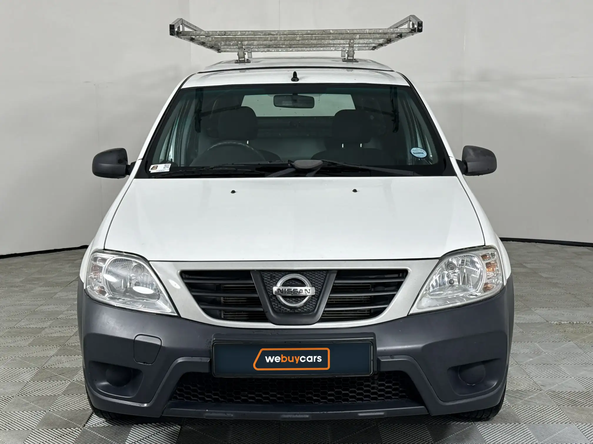 Nissan NP200