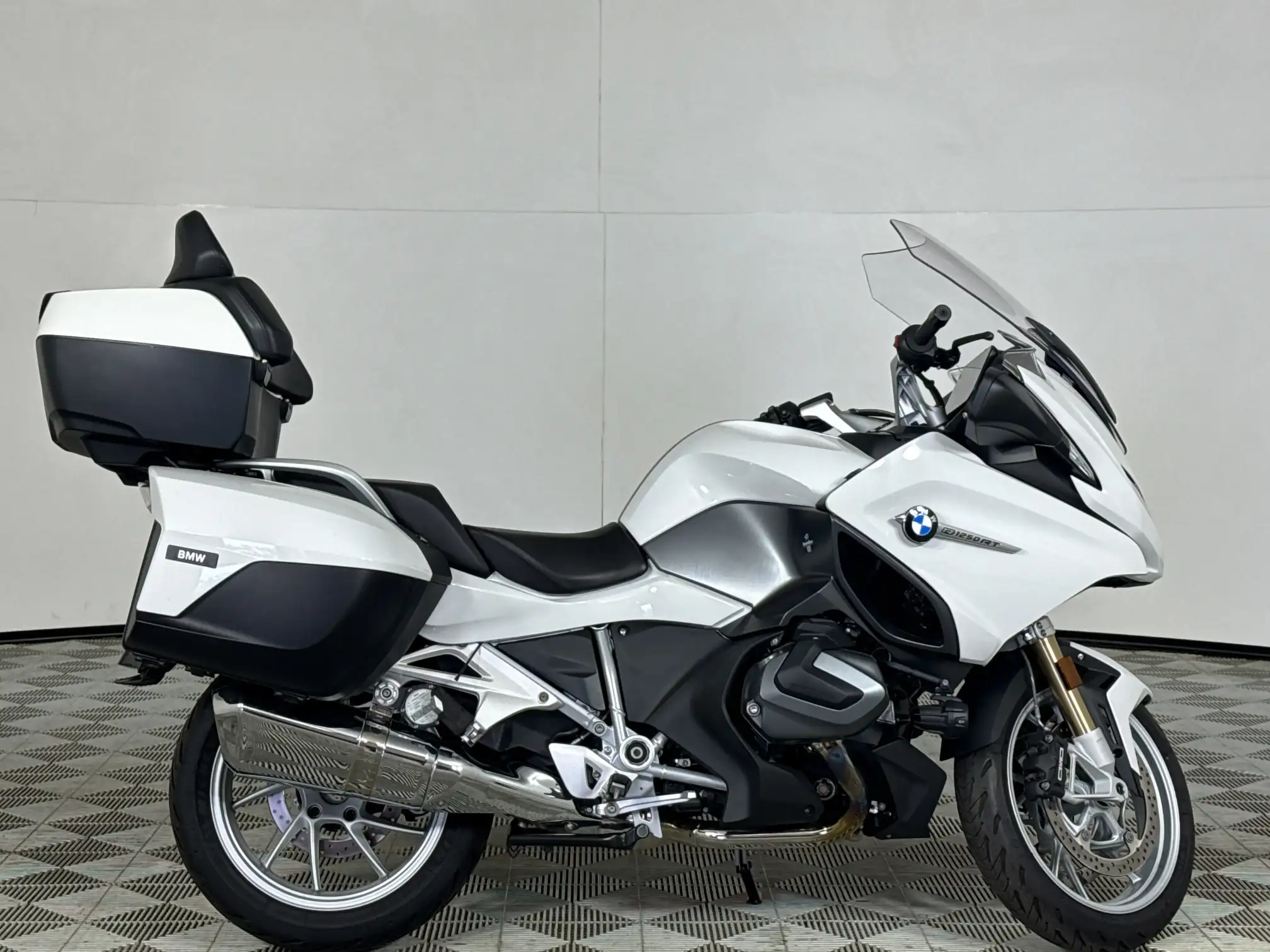 BMW R Series
