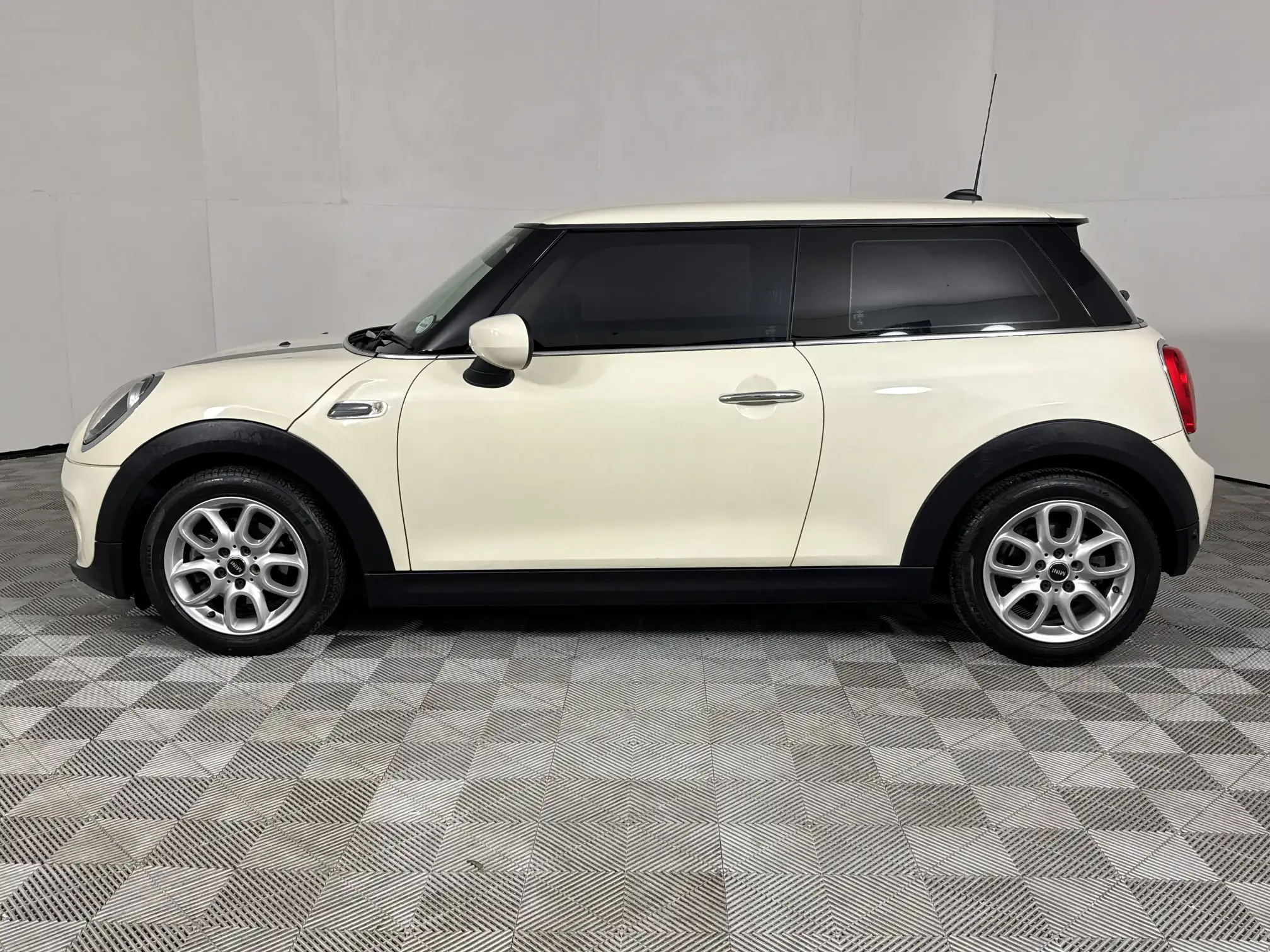 Mini Mini ONE