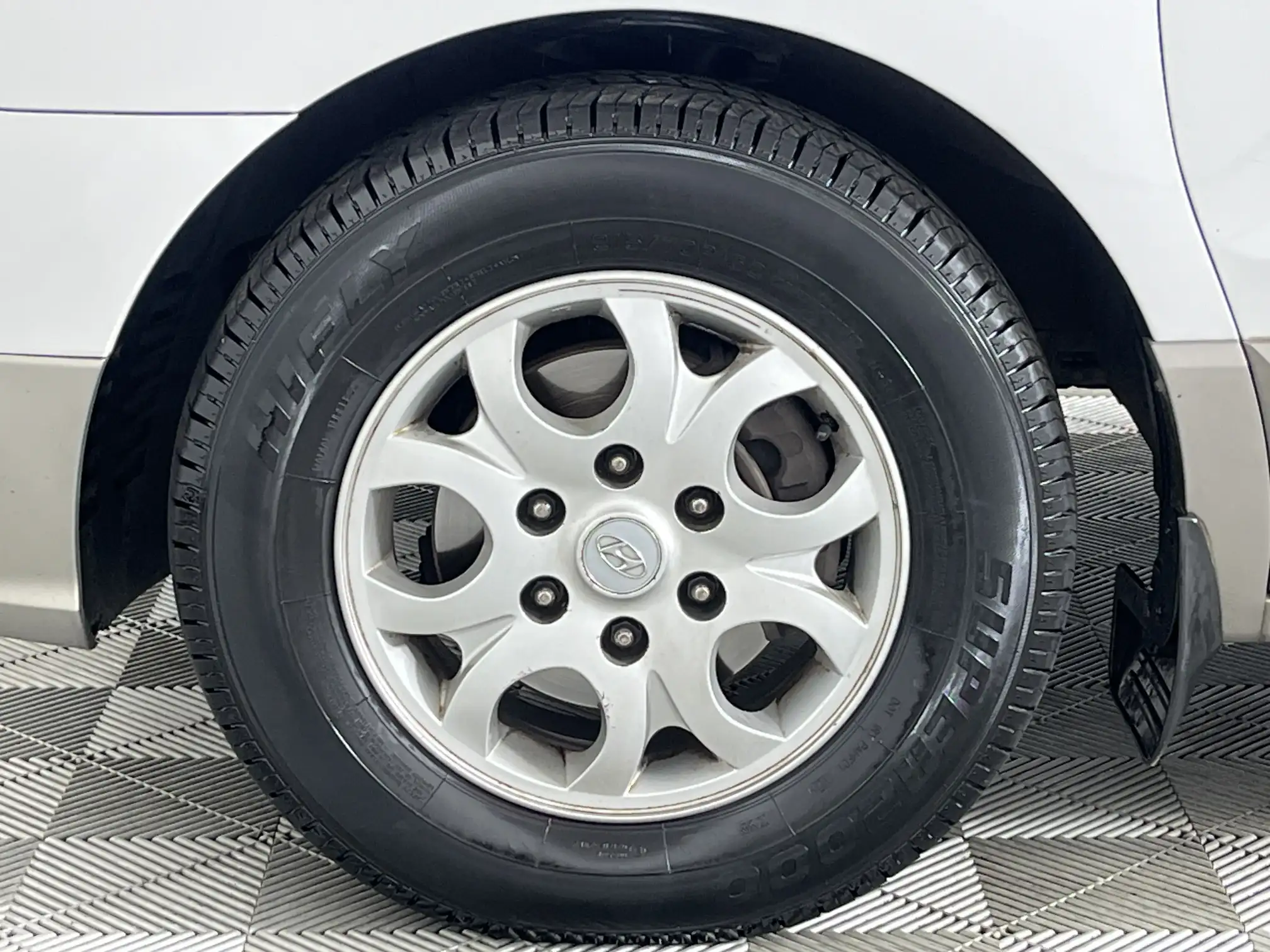 Hyundai H-1