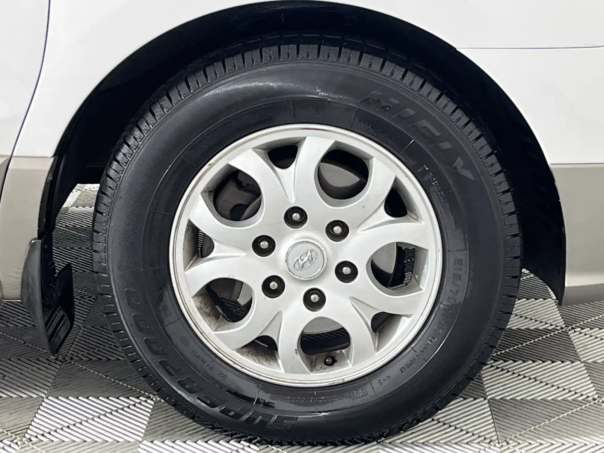 Hyundai H-1
