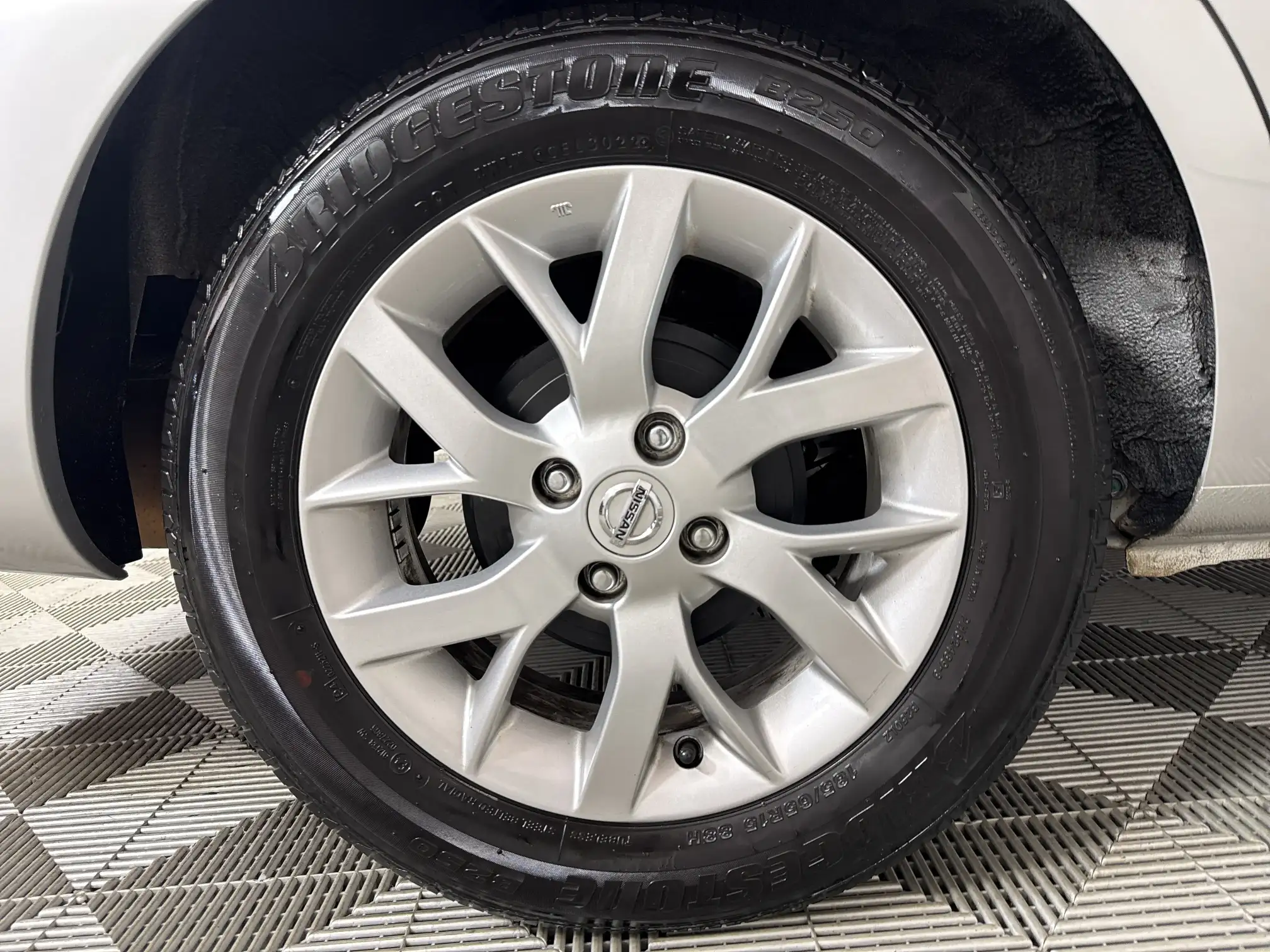 Nissan Almera