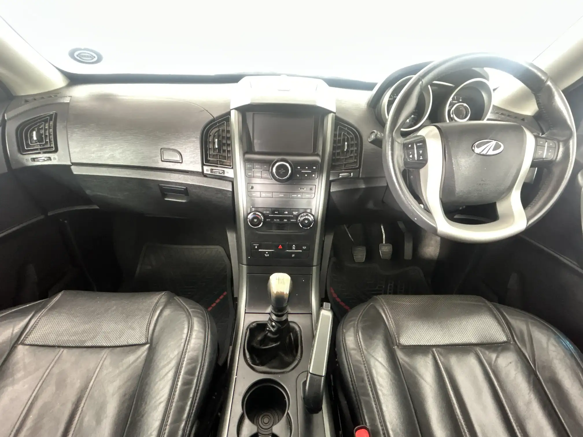 Mahindra XUV