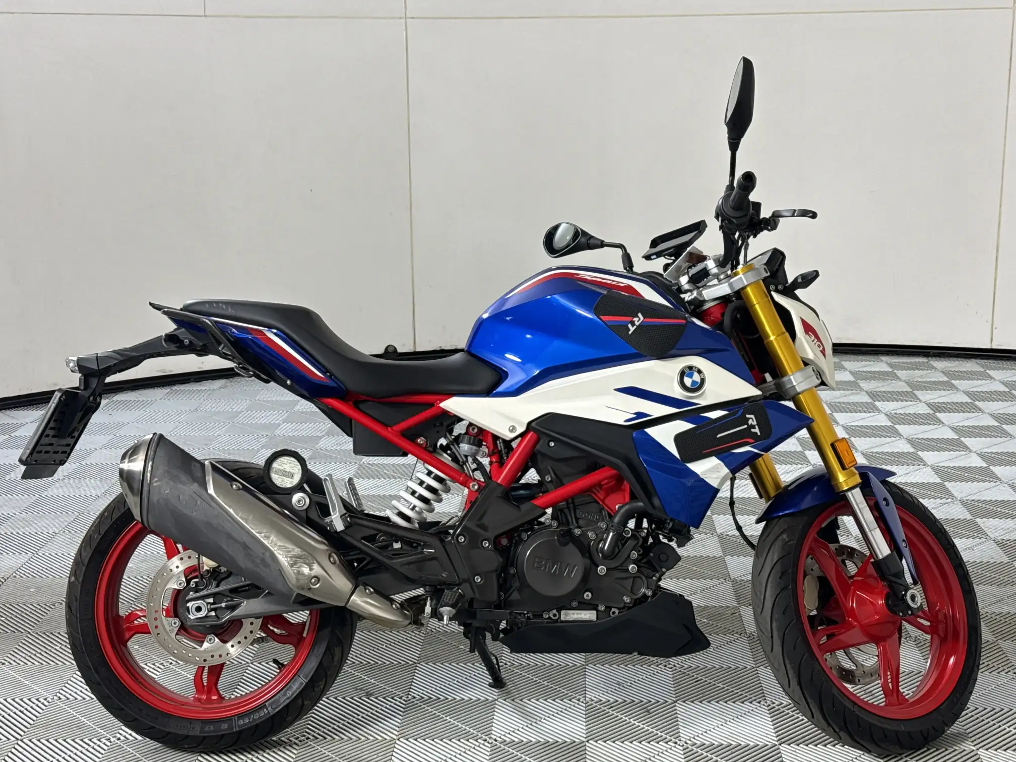 2025 BMW C