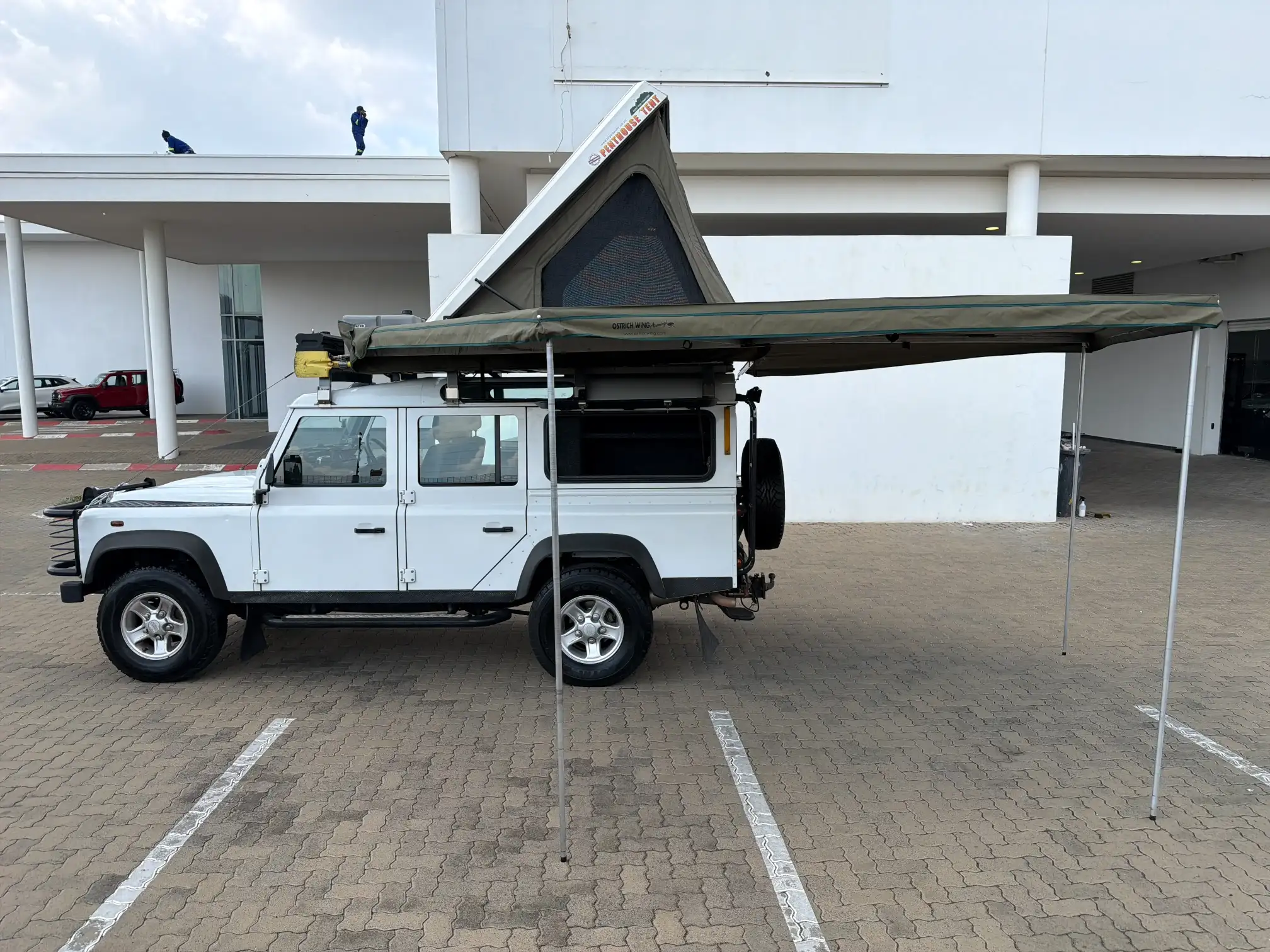Land Rover Defender 110