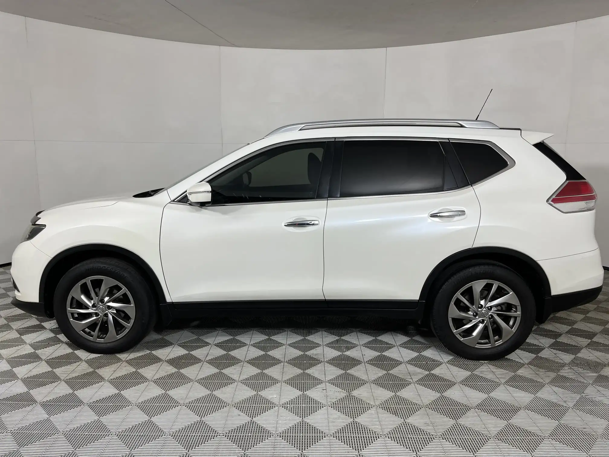 Nissan X Trail