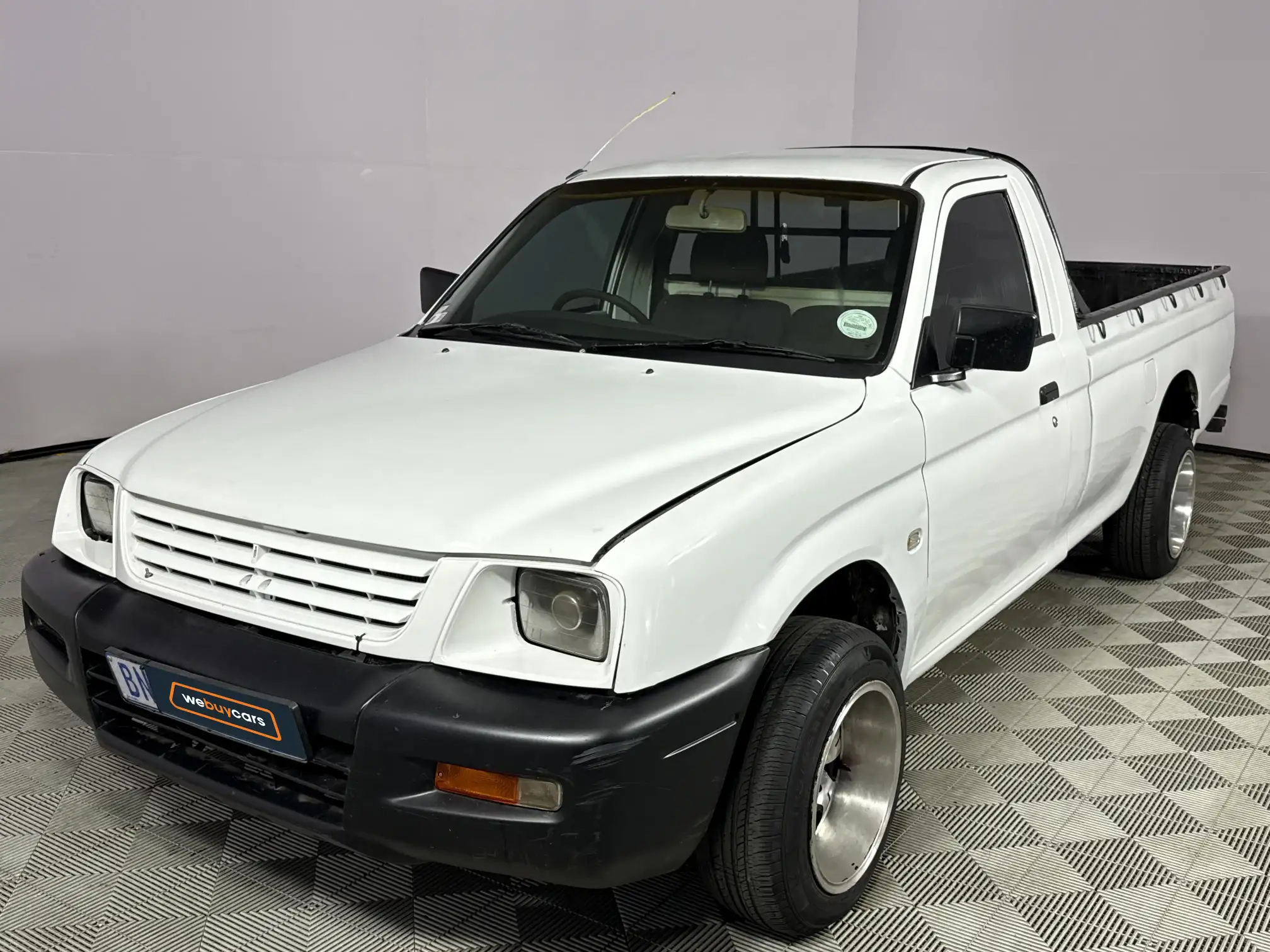 2002 Mitsubishi Colt