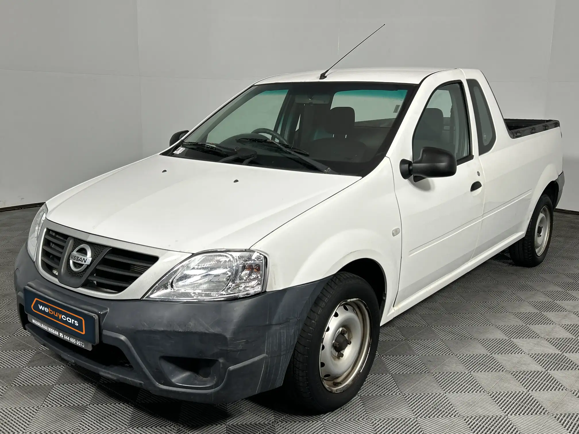 2021 Nissan NP200