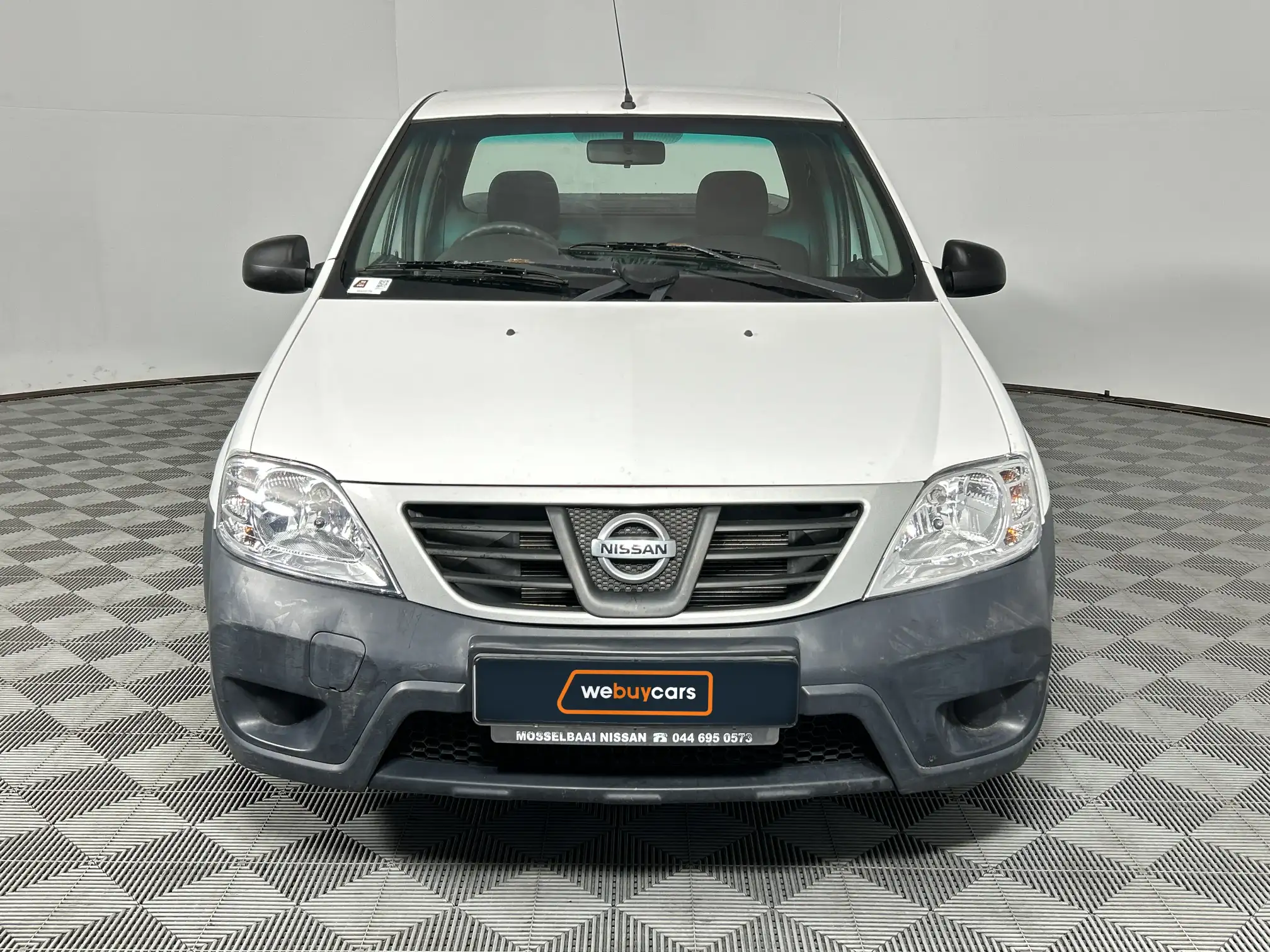 Nissan NP200