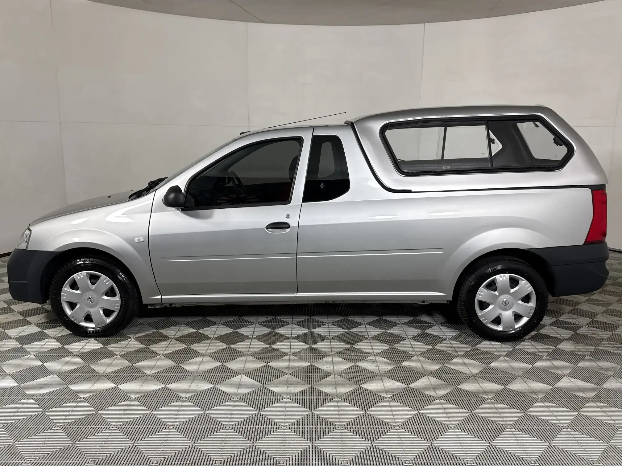 Nissan NP200