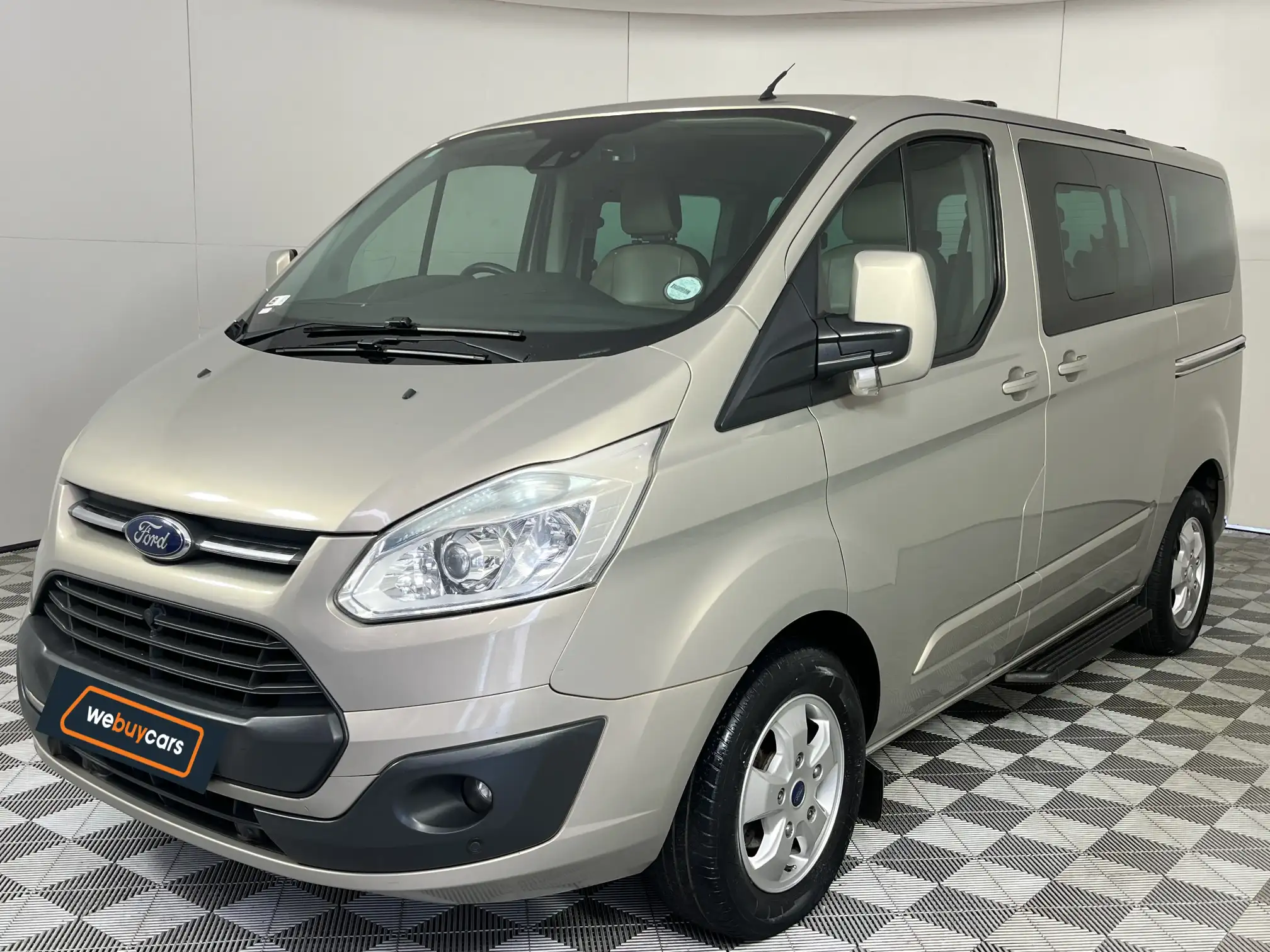 2015 Ford Tourneo