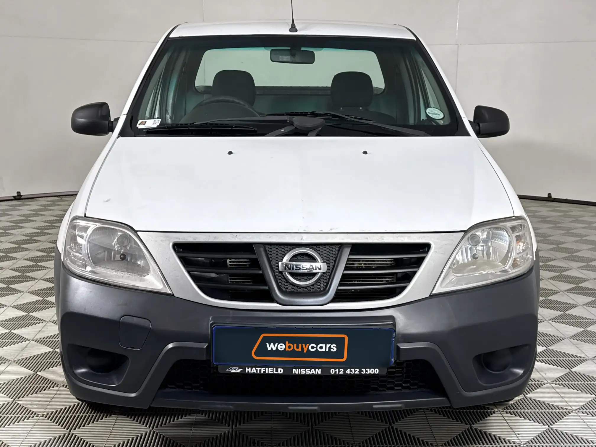 Nissan NP200