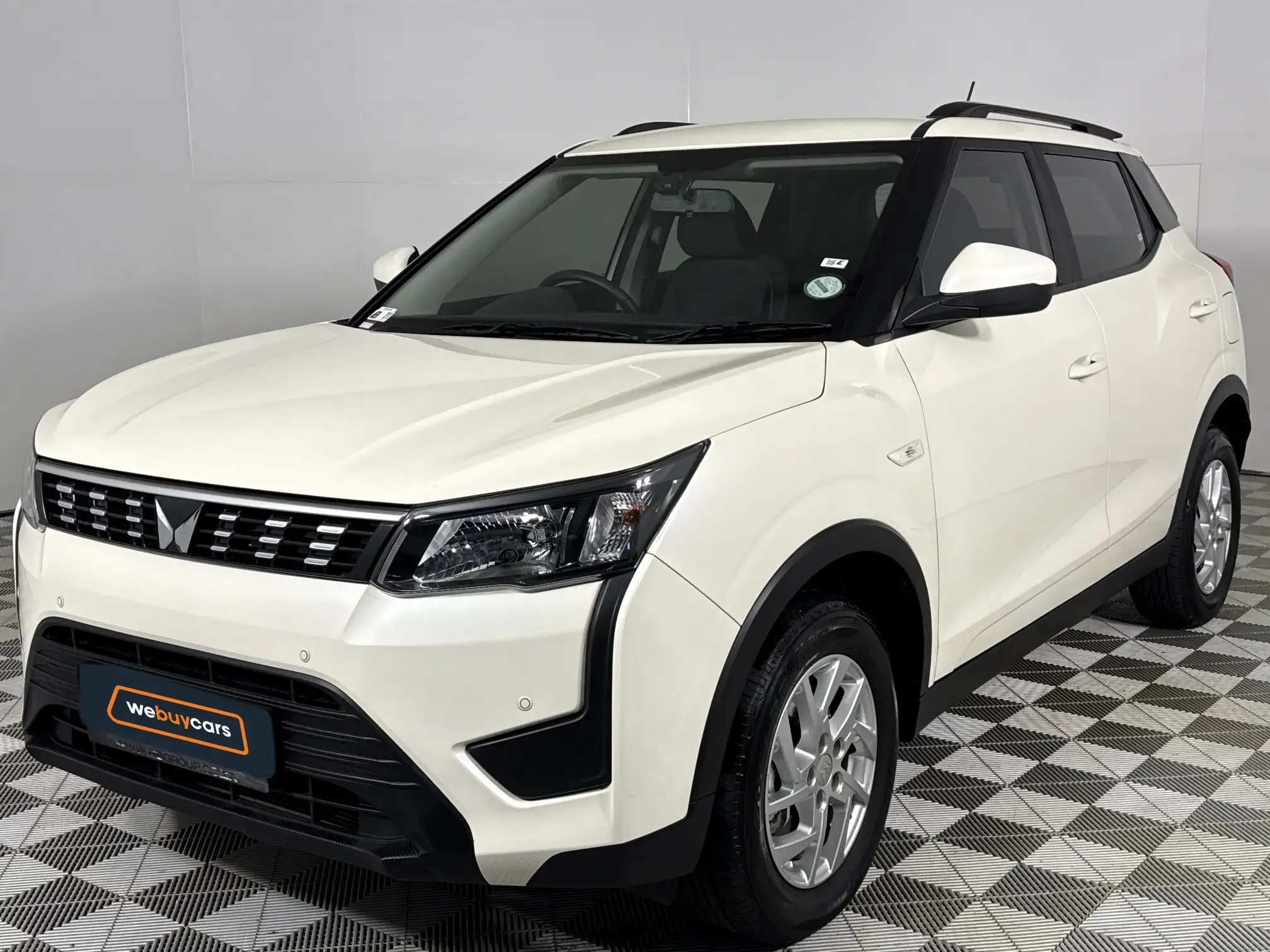 2024 Mahindra Xuv300
