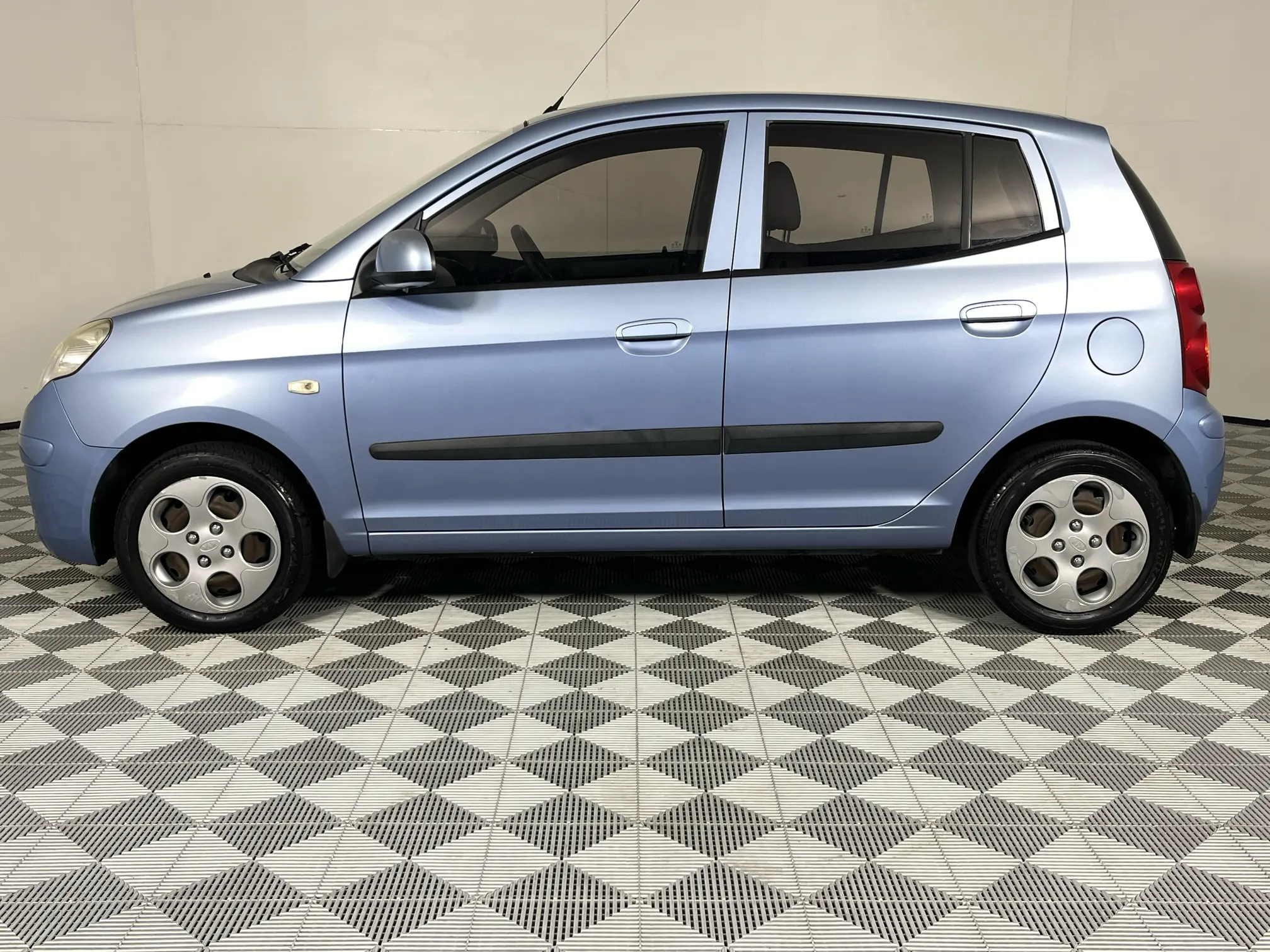 Used 2010 KIA Picanto 1.1 Striker for sale | WeBuyCars