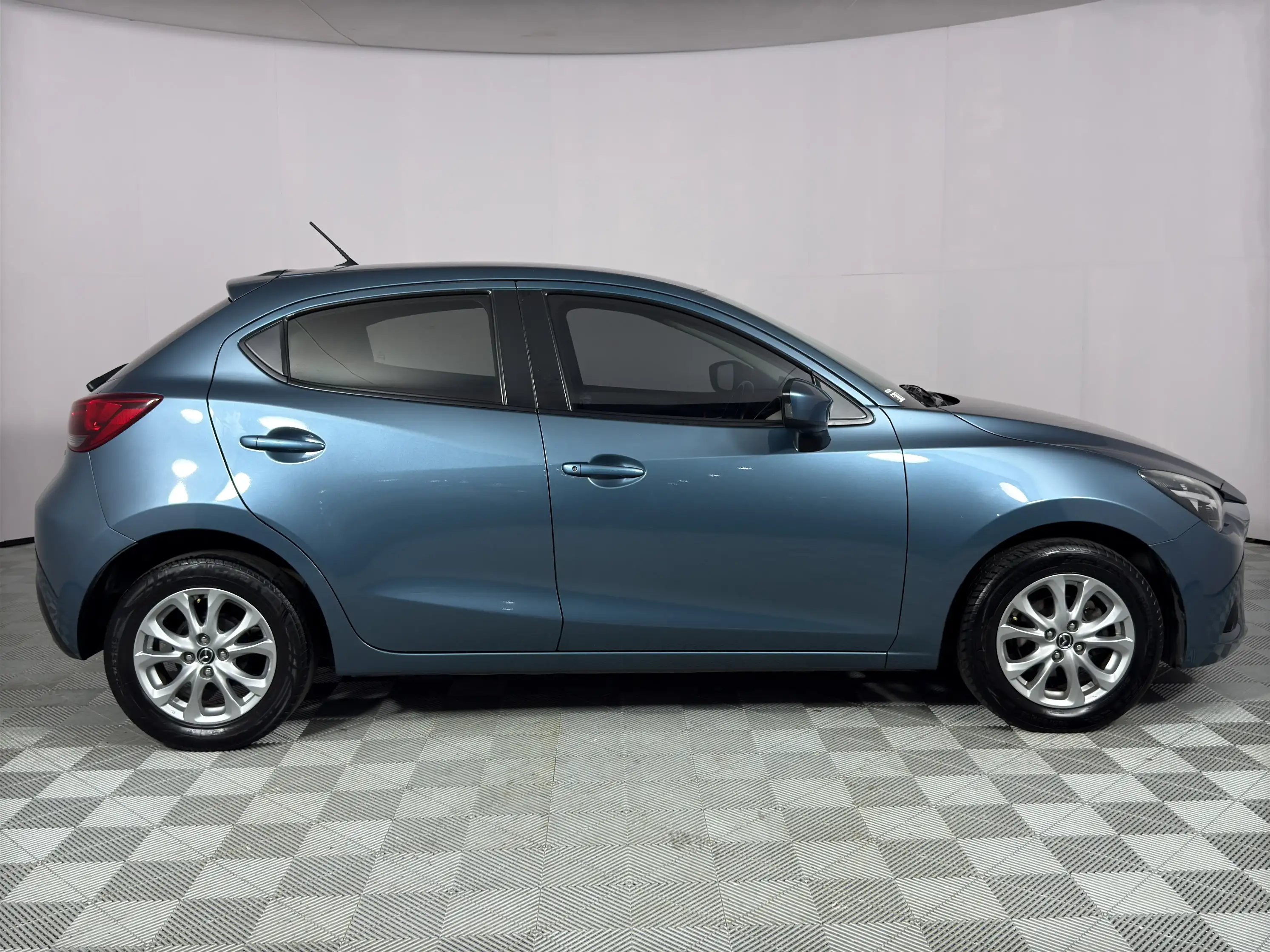 Mazda Mazda 2
