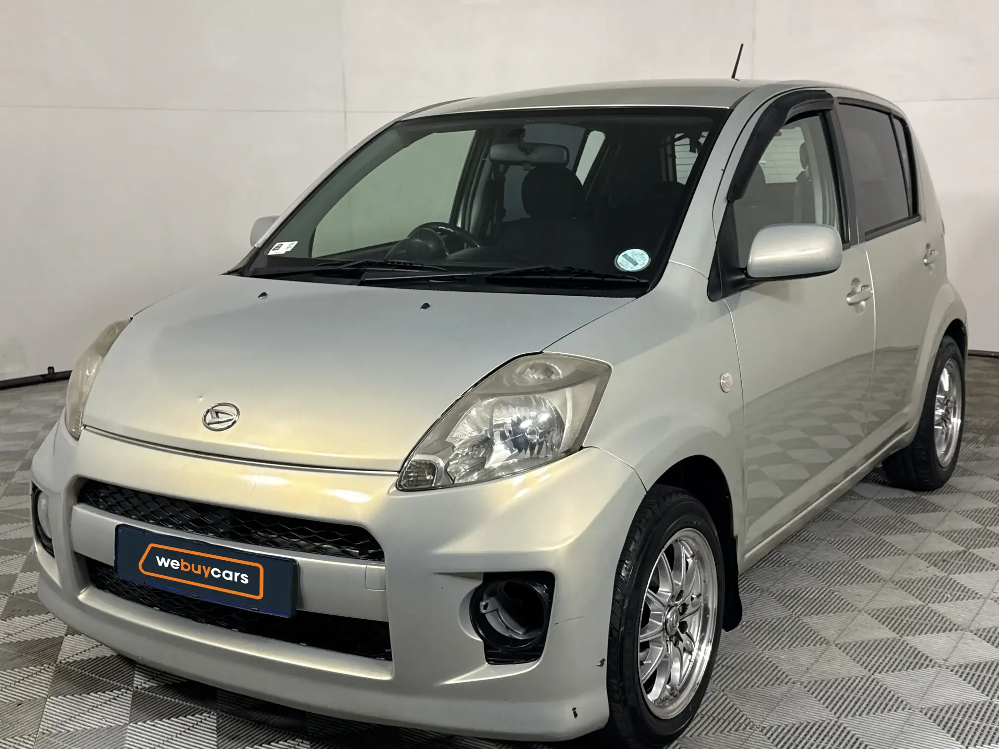2005 Daihatsu Sirion