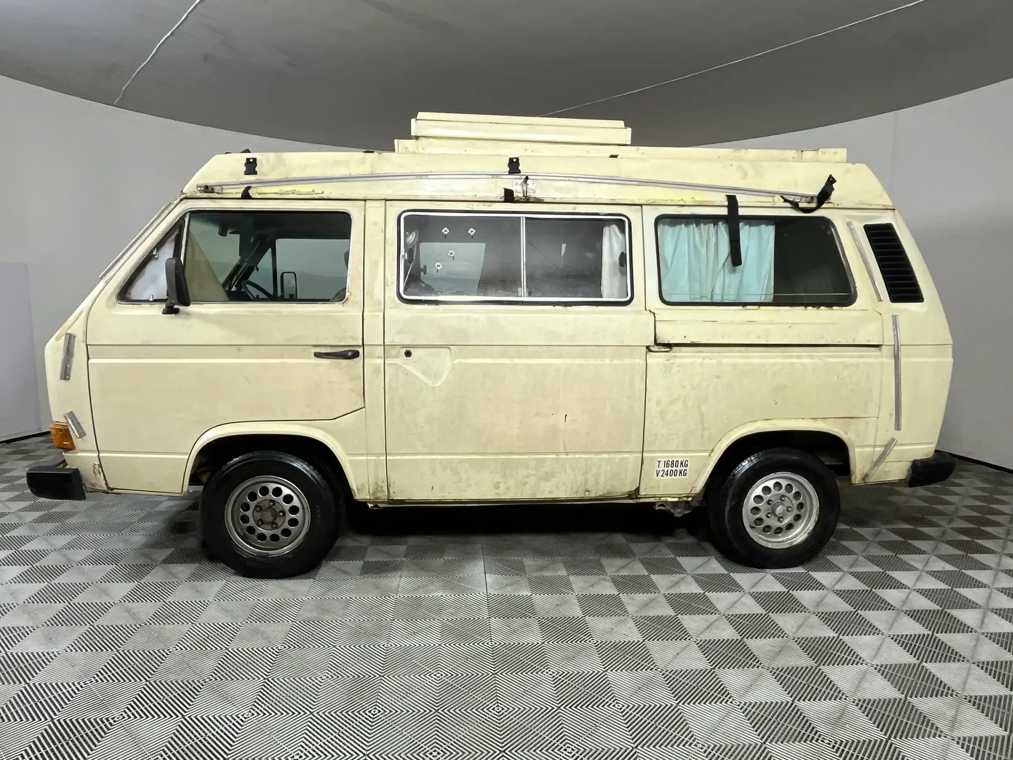 Volkswagen Kombi AND Microbus