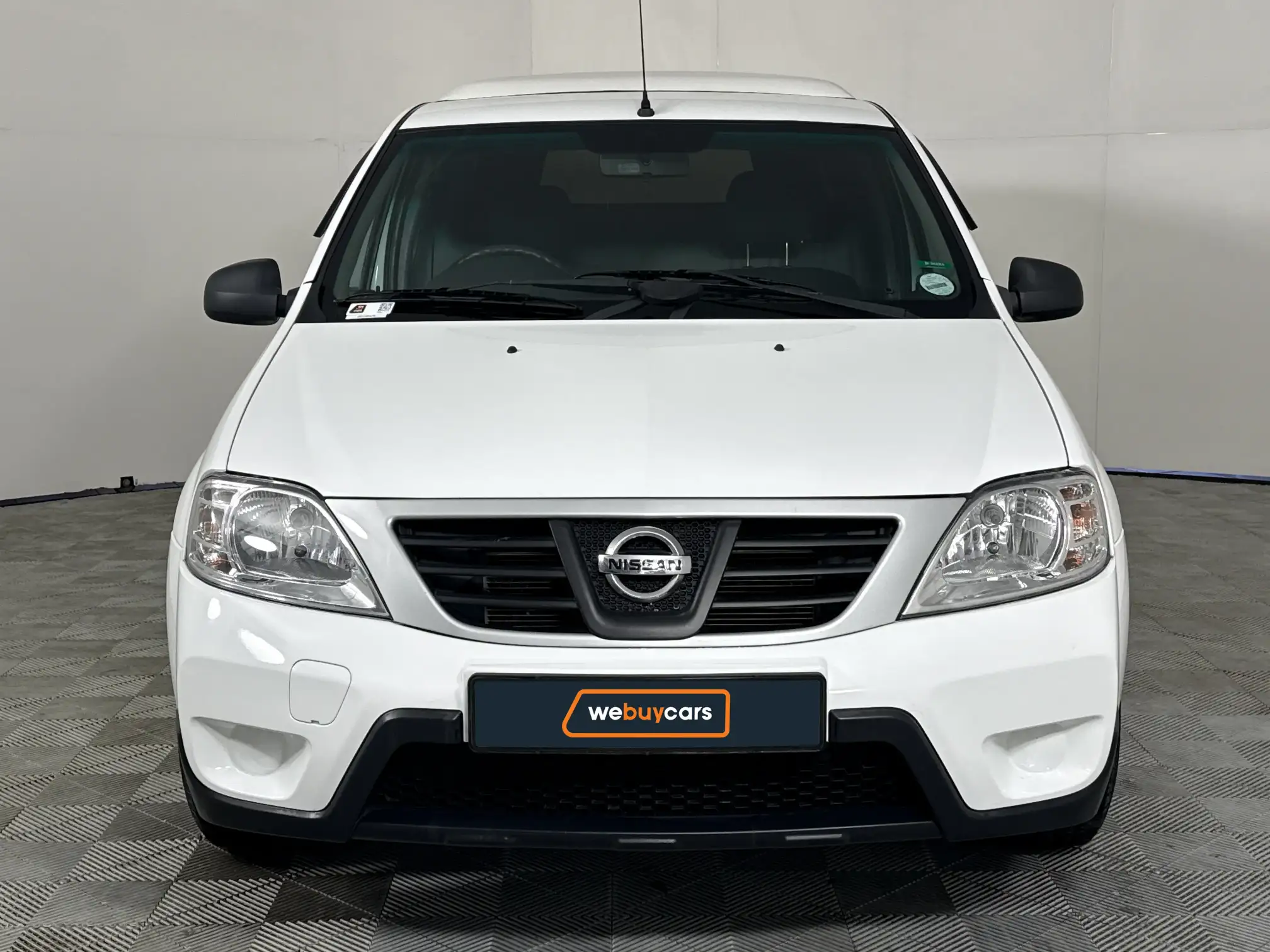 Nissan NP200