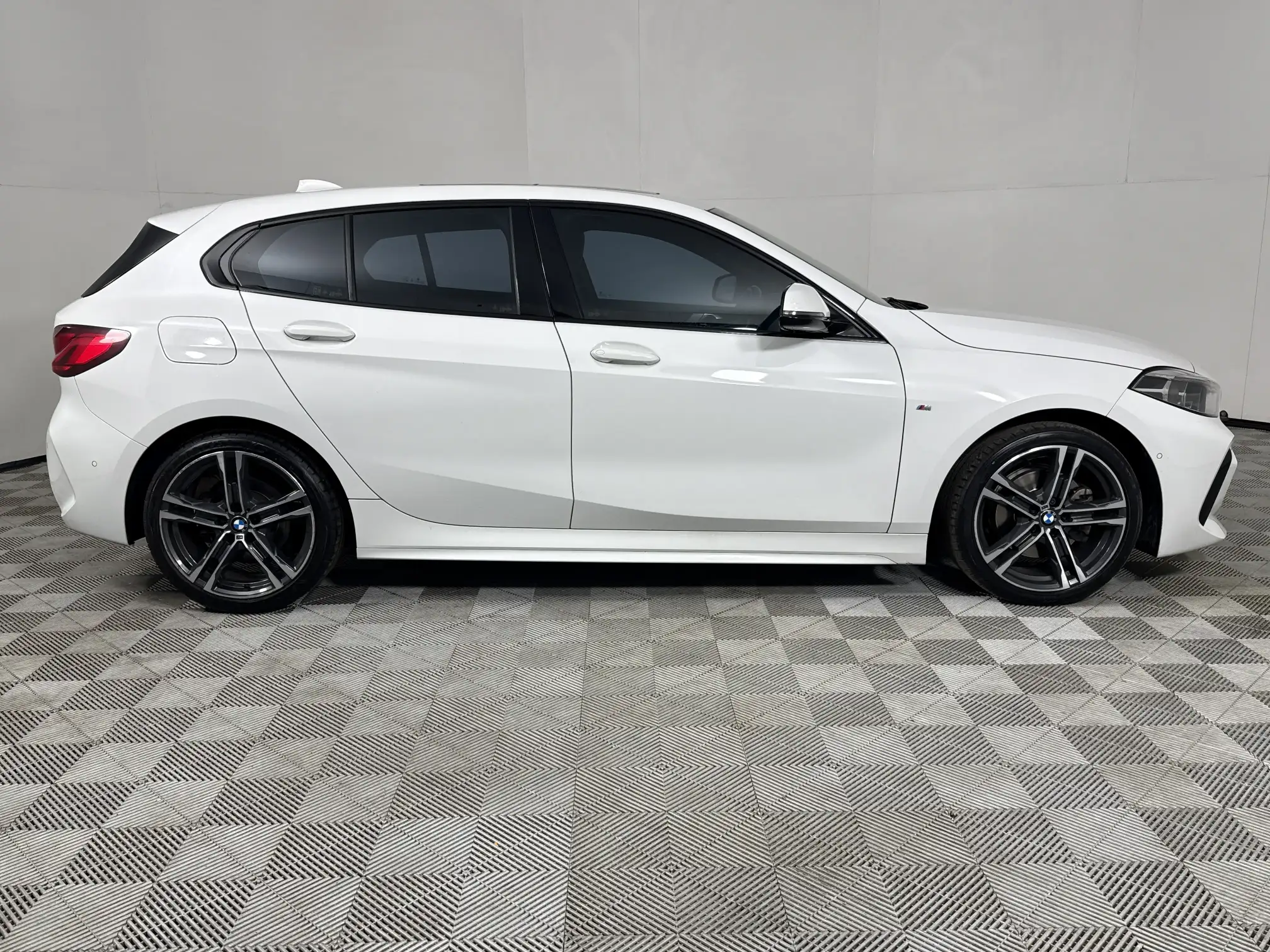 BMW 1 Series (f40)
