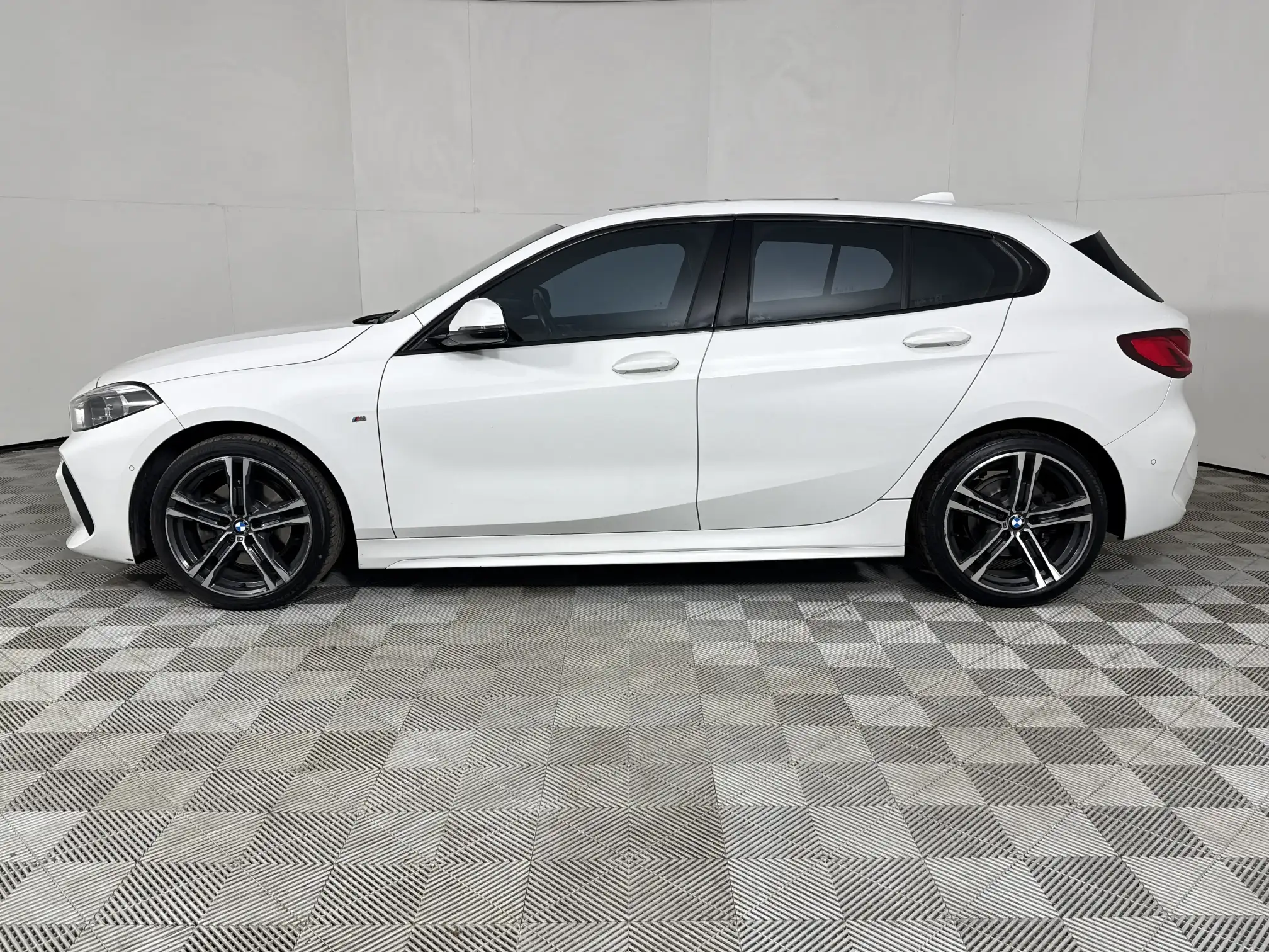 BMW 1 Series (f40)