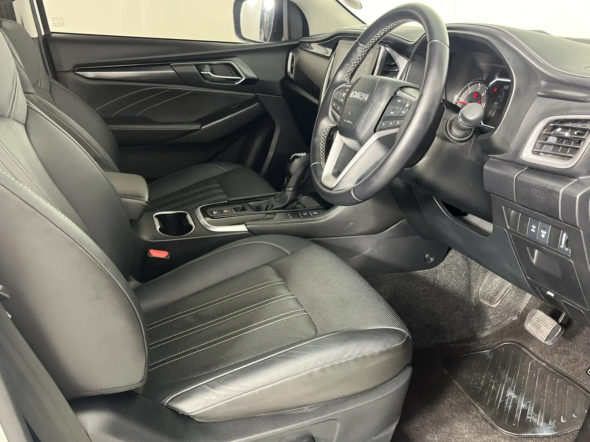 Isuzu MU-X