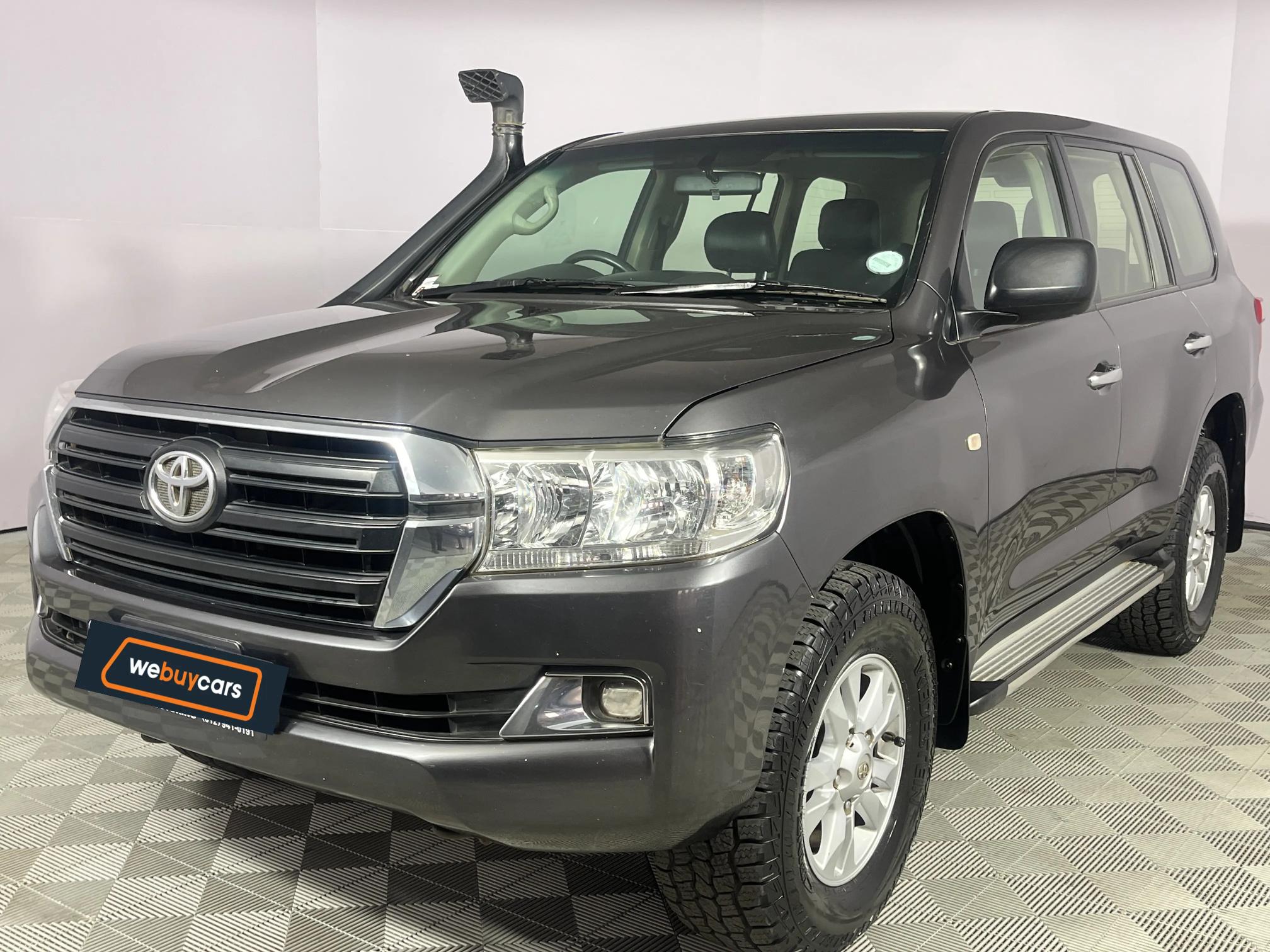 Toyota Land Cruiser 200 GX 4.5D V8 Auto