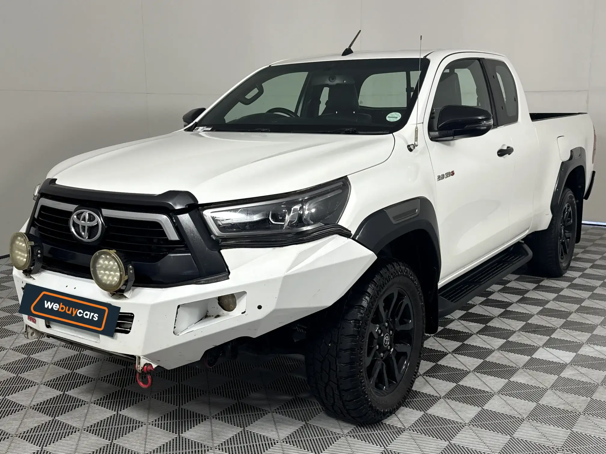 2022 Toyota Hilux 2.8 Gd-6 RB Legend 4x4 Auto Pick Up E/cab at Silver Lakes (GP) for sale R416900