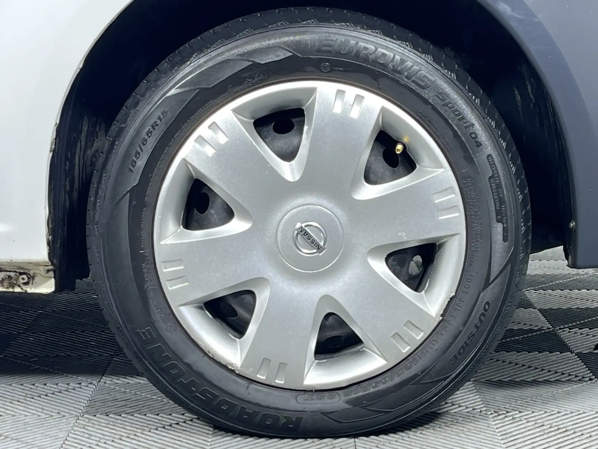 Nissan NP200