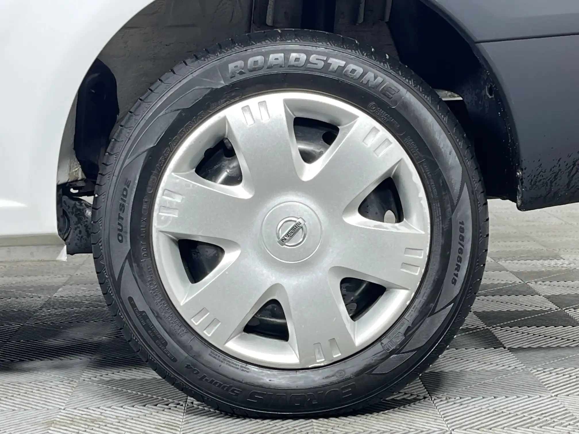 Nissan NP200