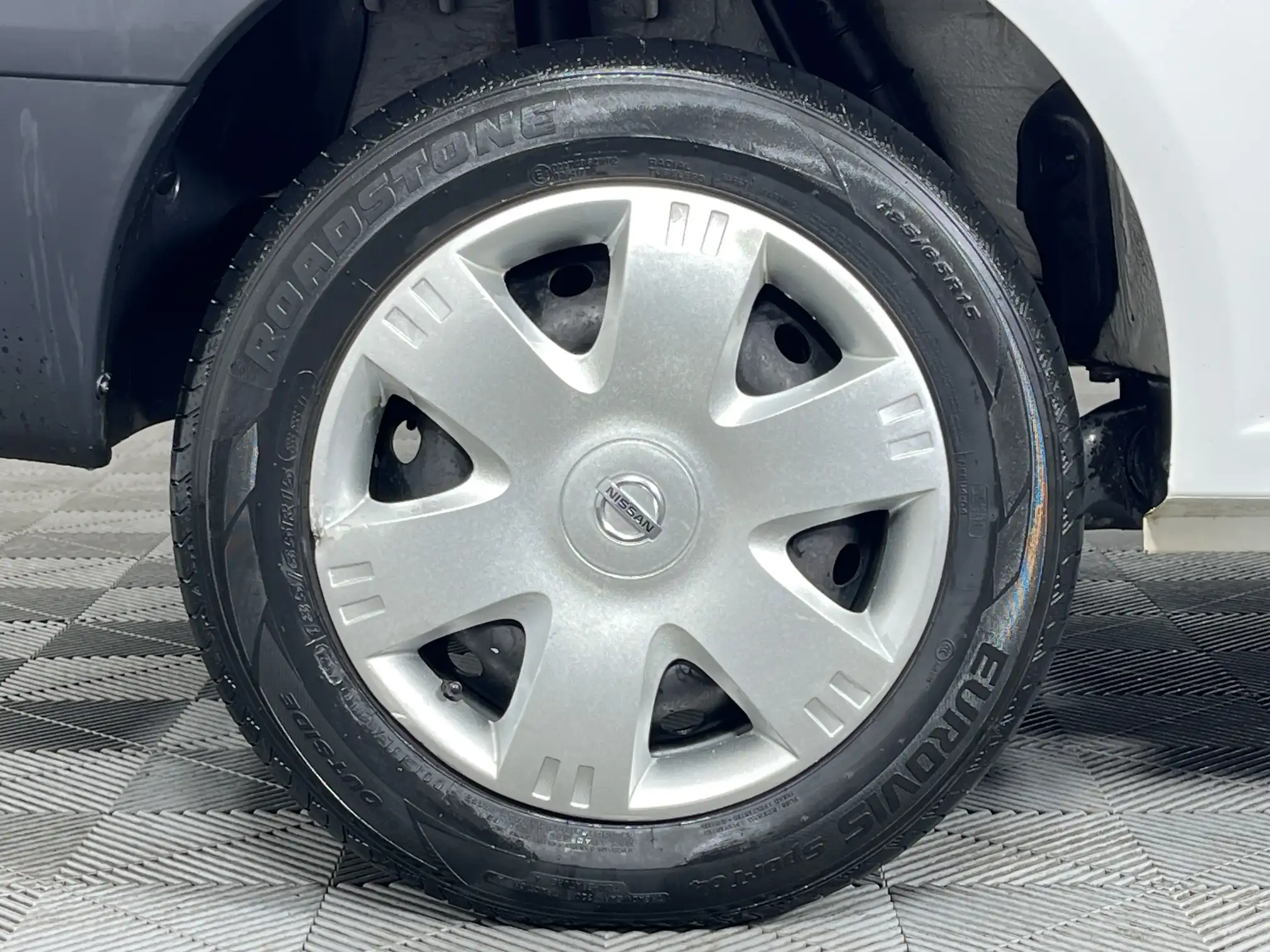 Nissan NP200