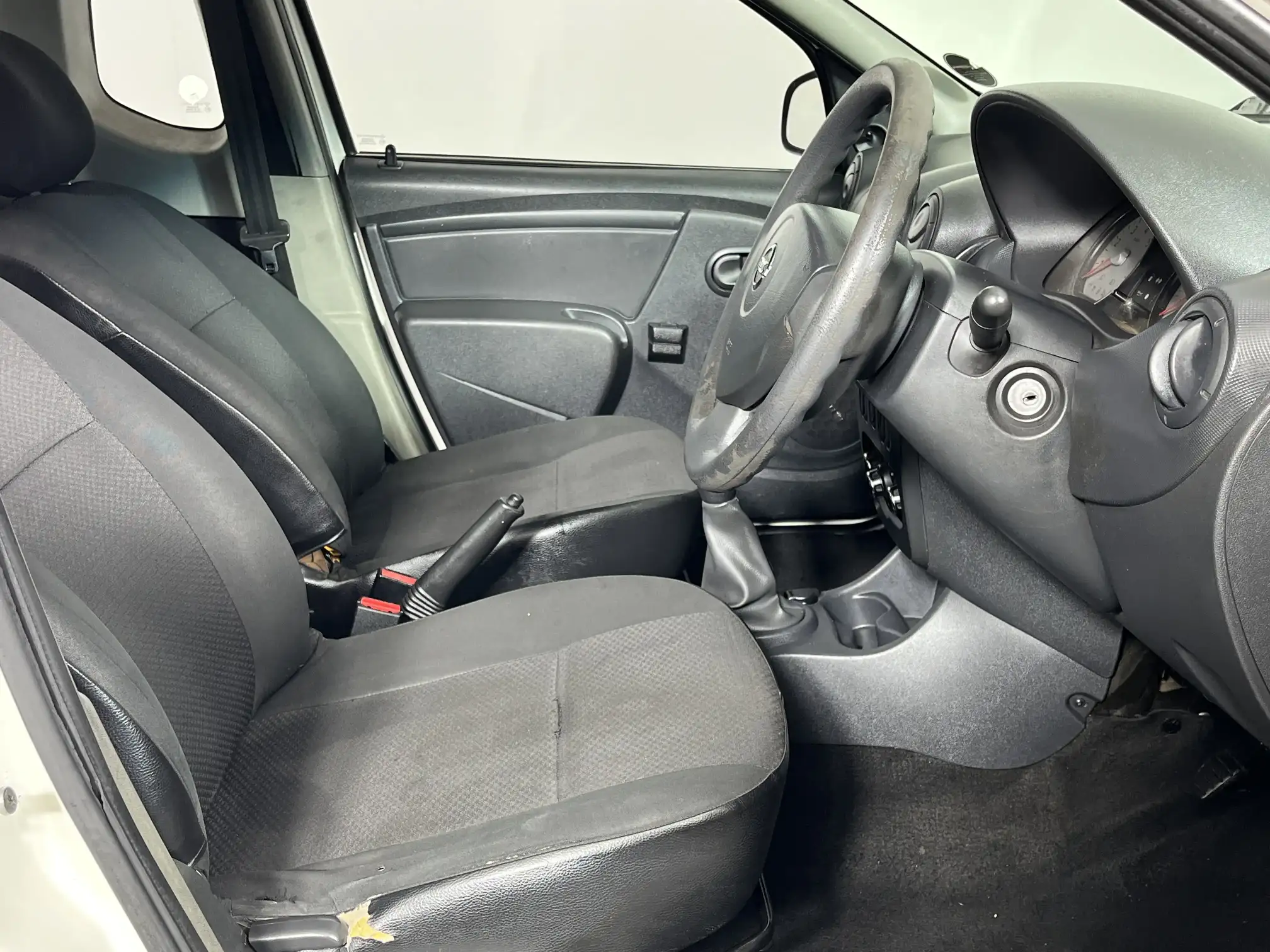 Nissan NP200