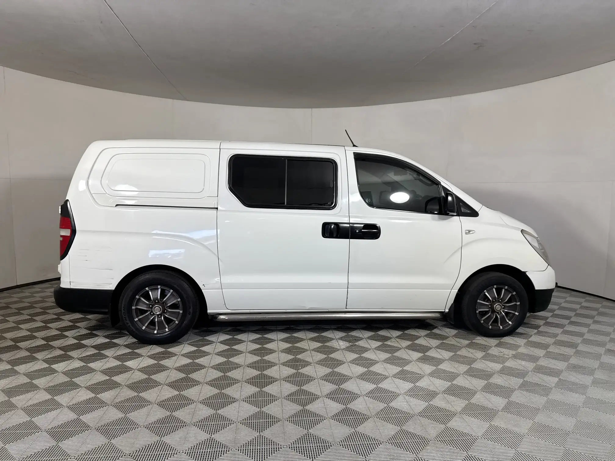 Hyundai H-1