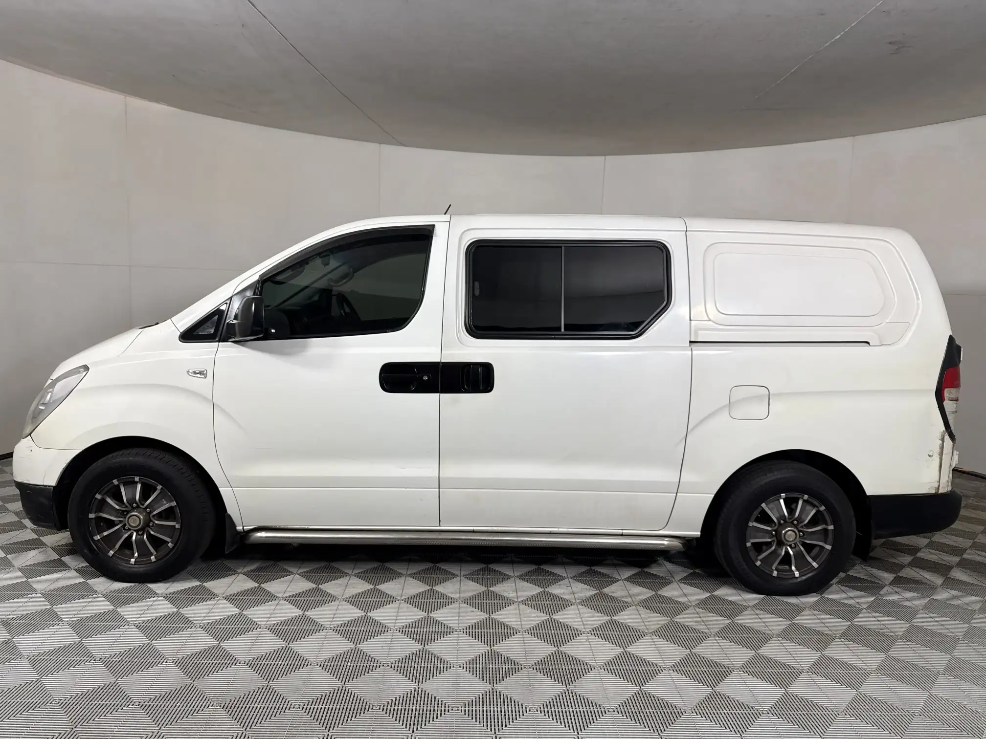 Hyundai H-1