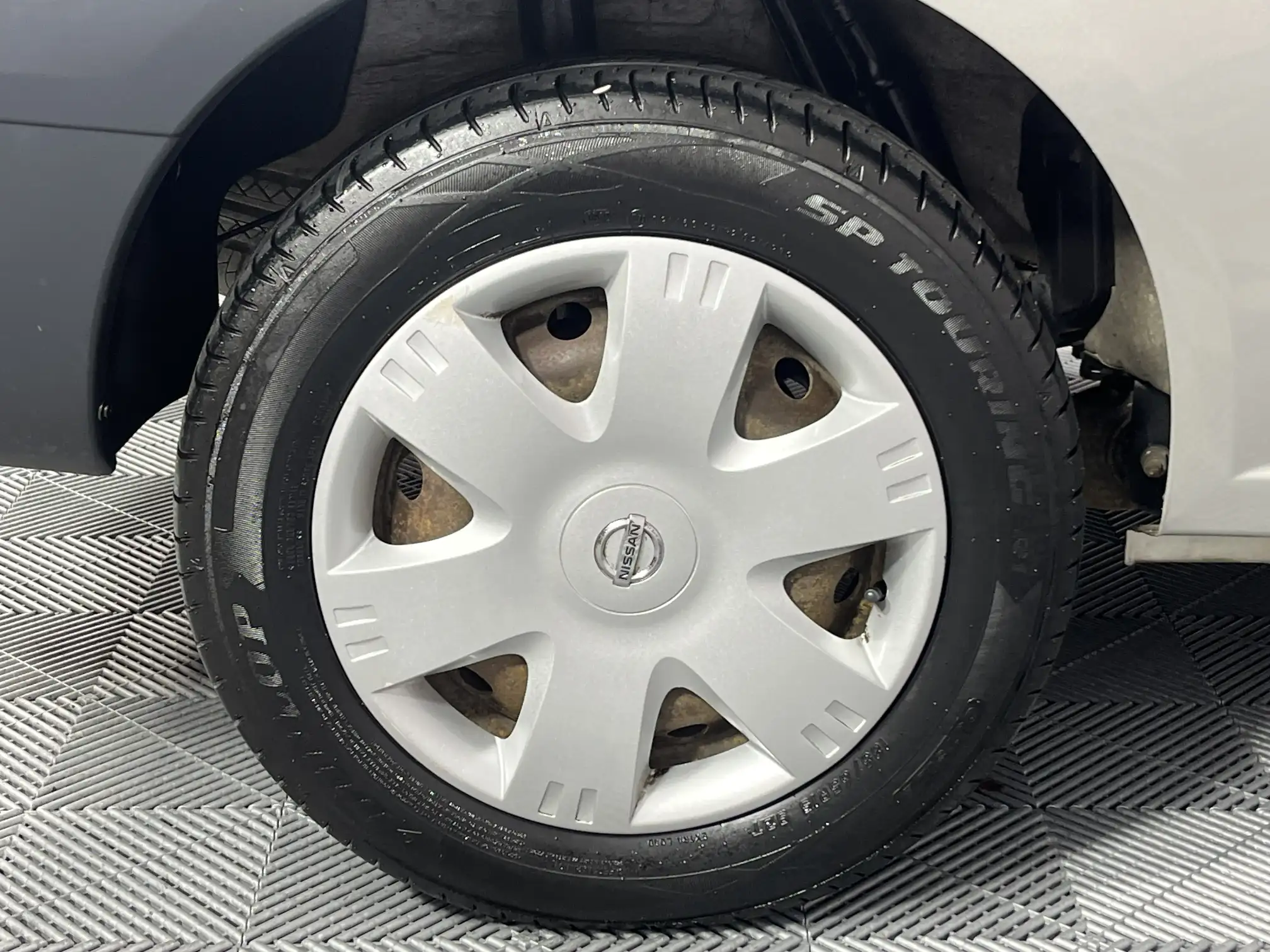 Nissan NP200