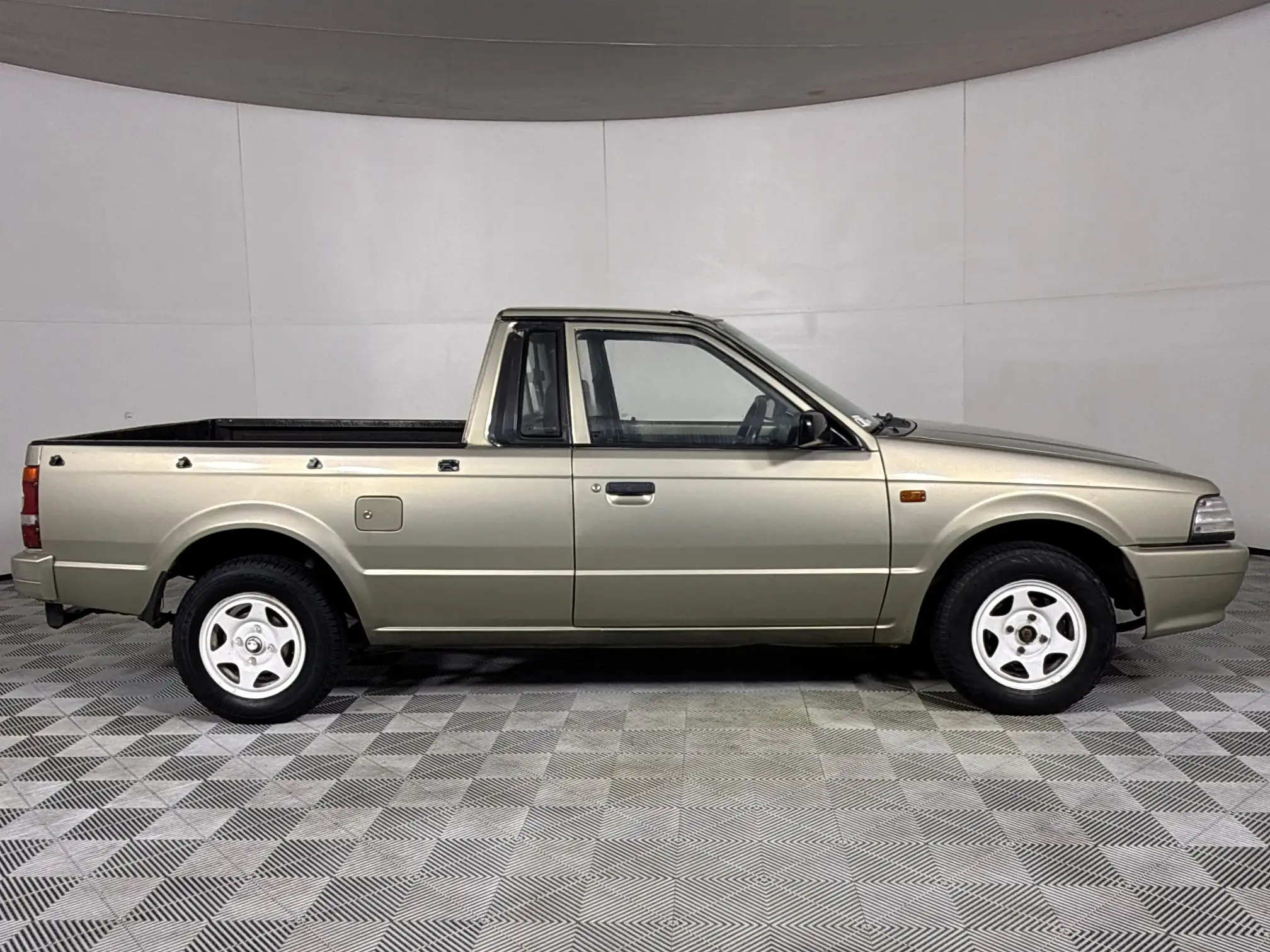 Mazda Rustler
