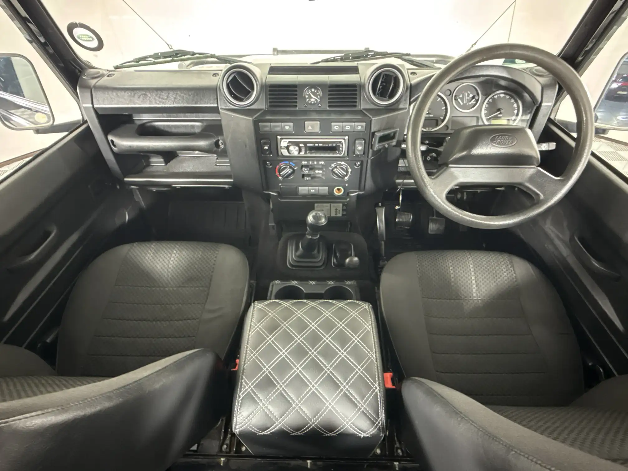 Land Rover Defender 90