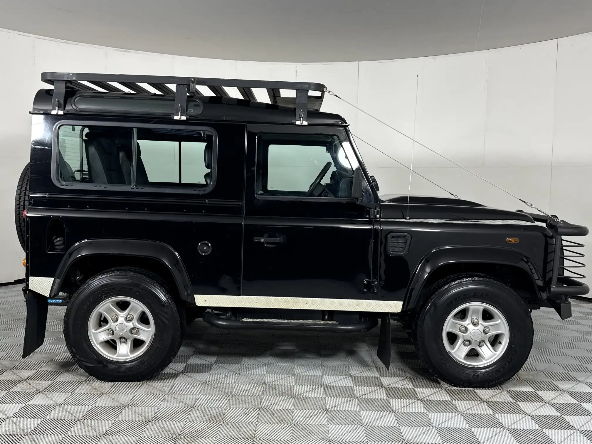 Land Rover Defender 90