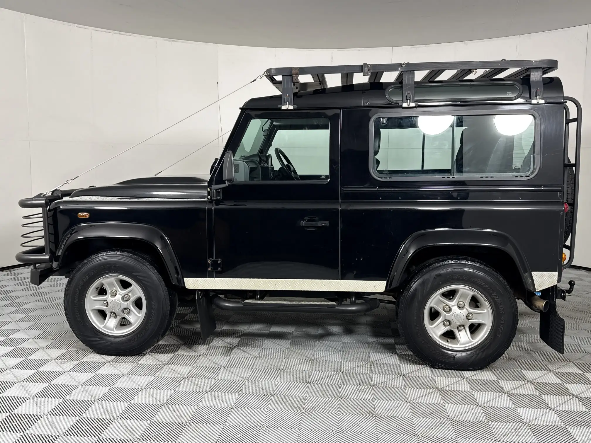 Land Rover Defender 90