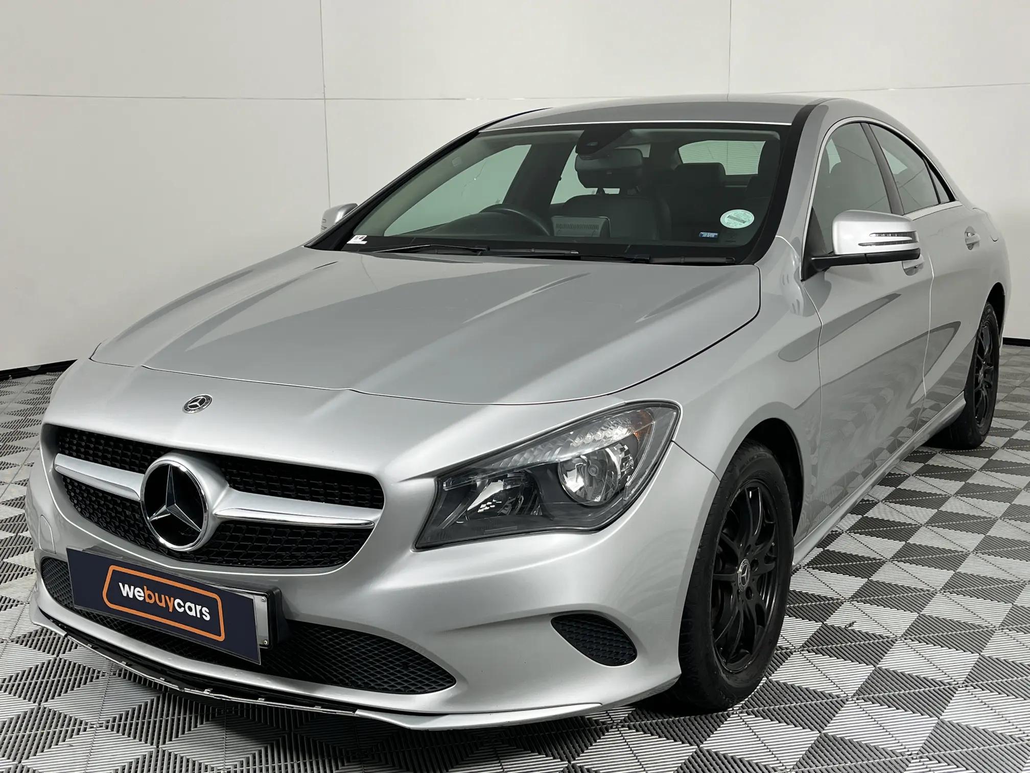 Mercedes Benz CLA 200 Auto ()