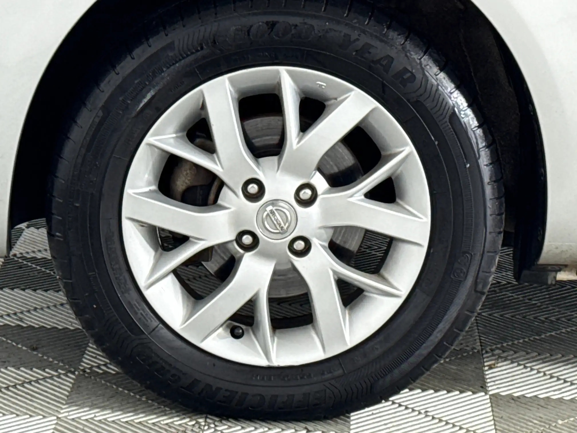 Nissan Almera