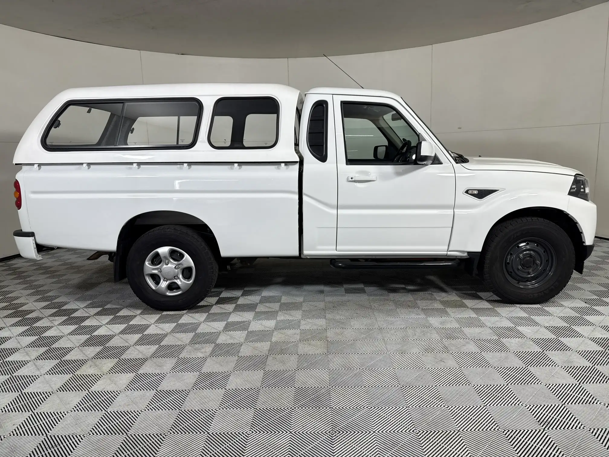 Mahindra PIK UP