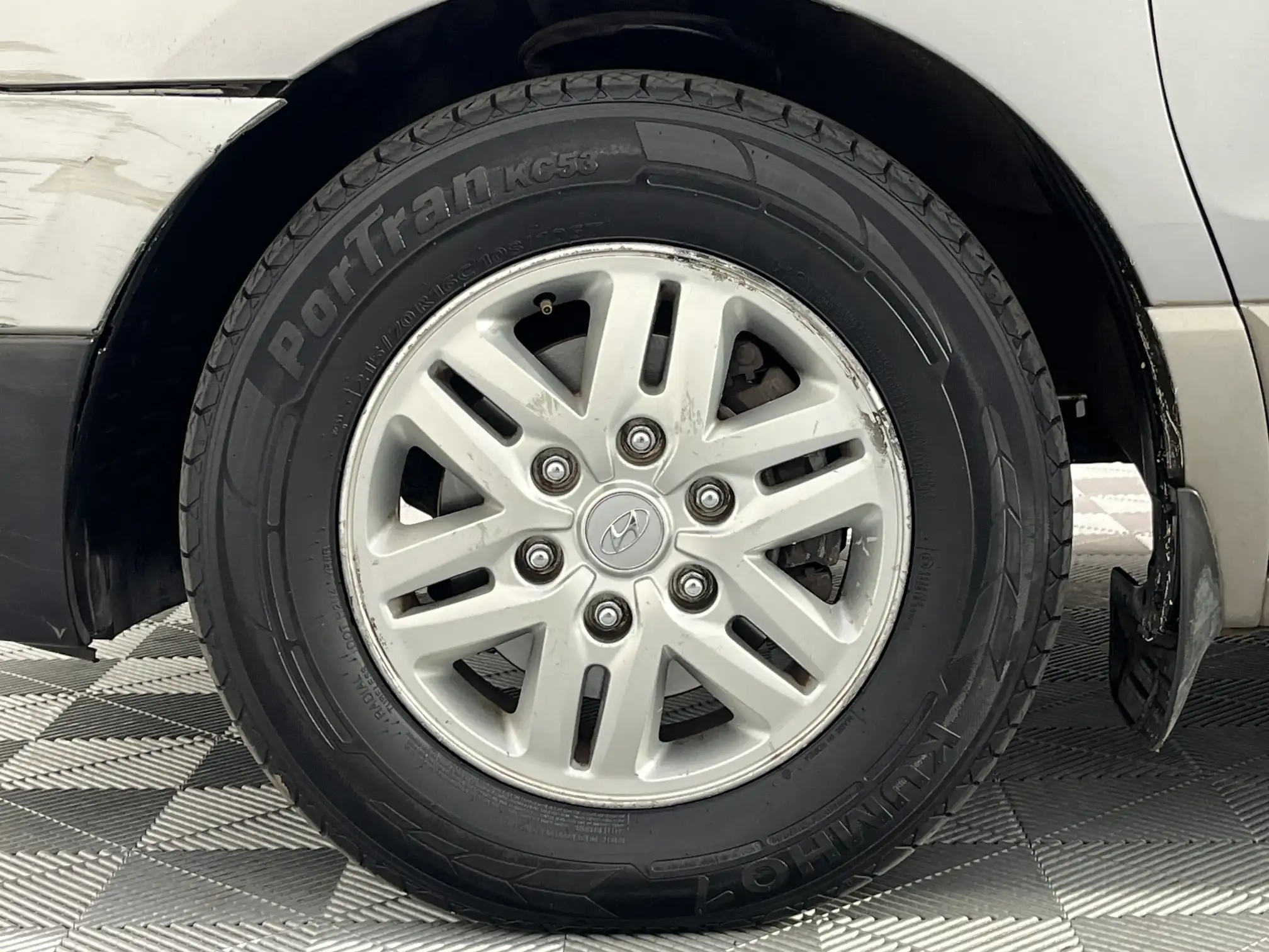 Hyundai H-1