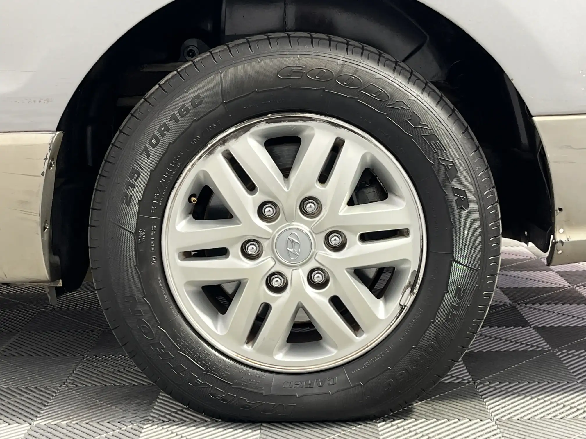 Hyundai H-1