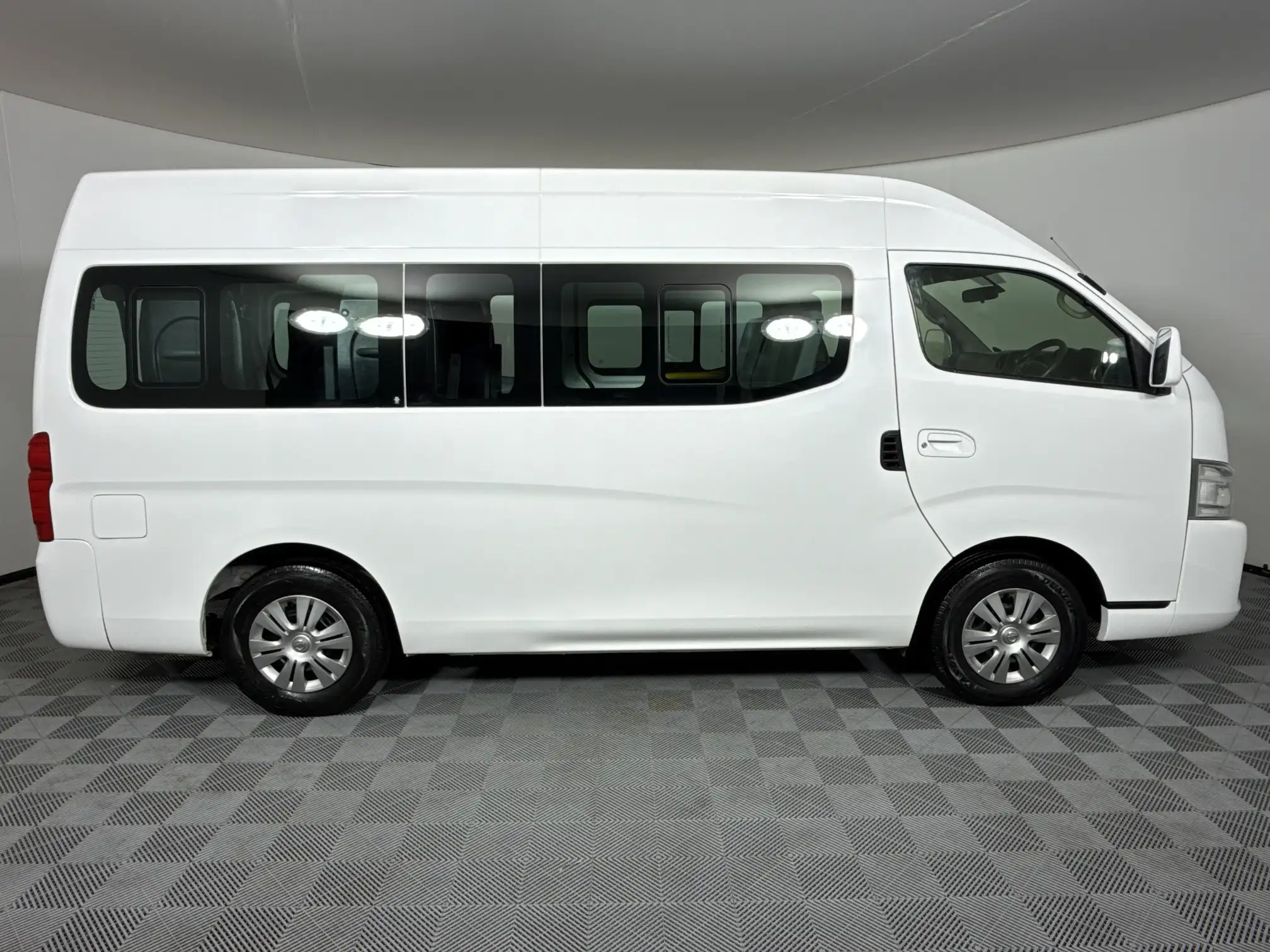 Nissan Nv350