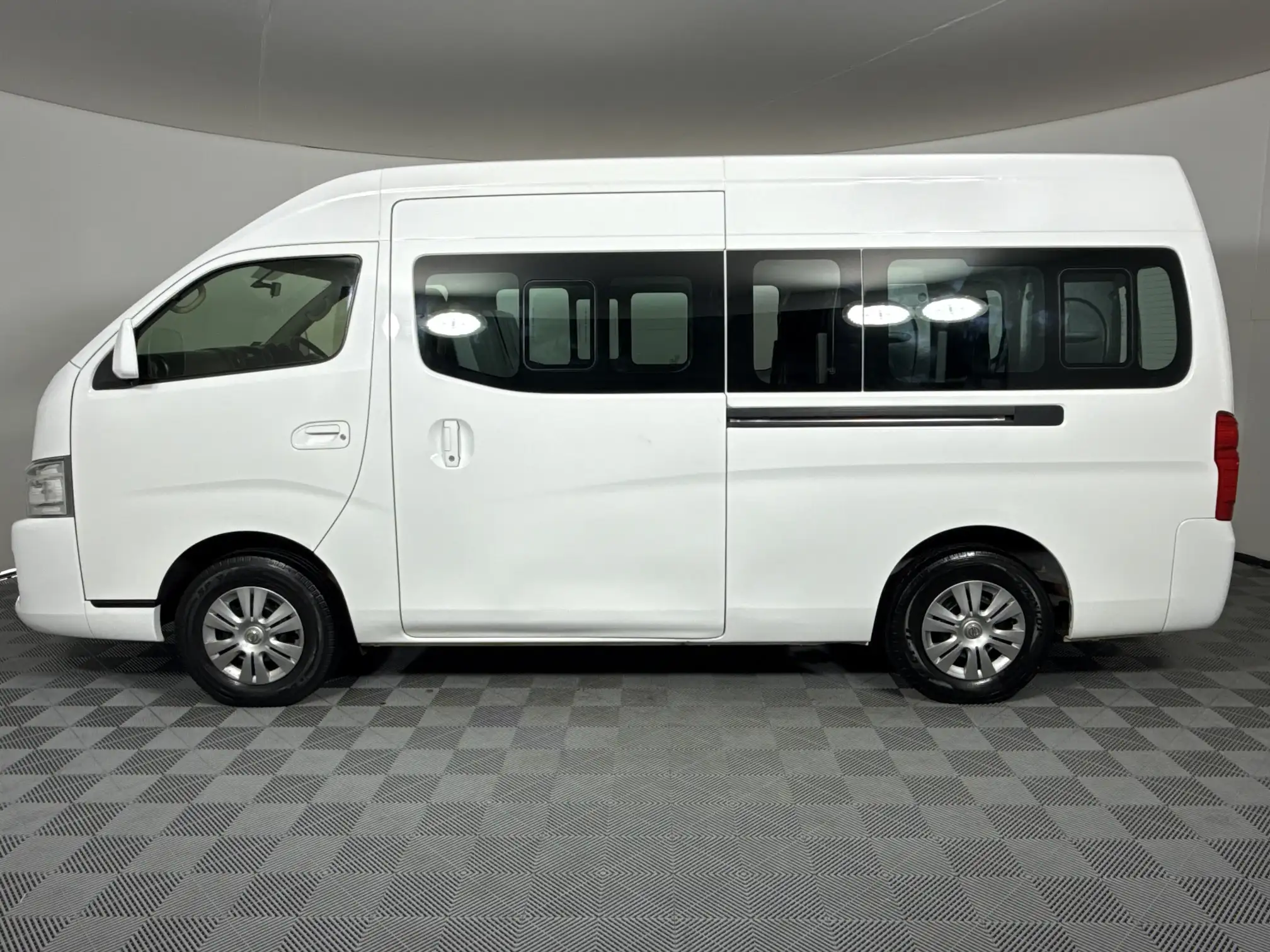 Nissan Nv350