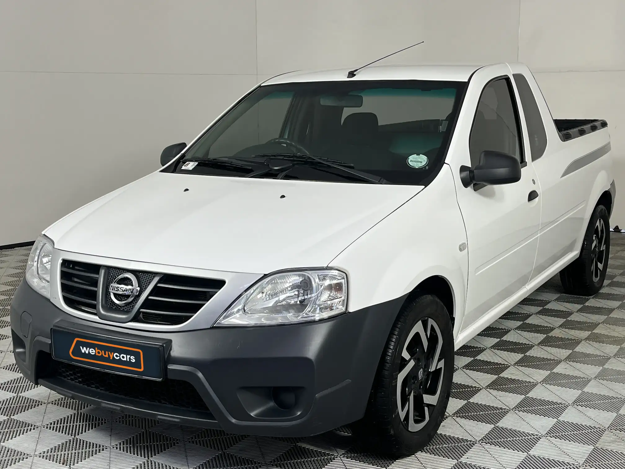 2023 Nissan NP200