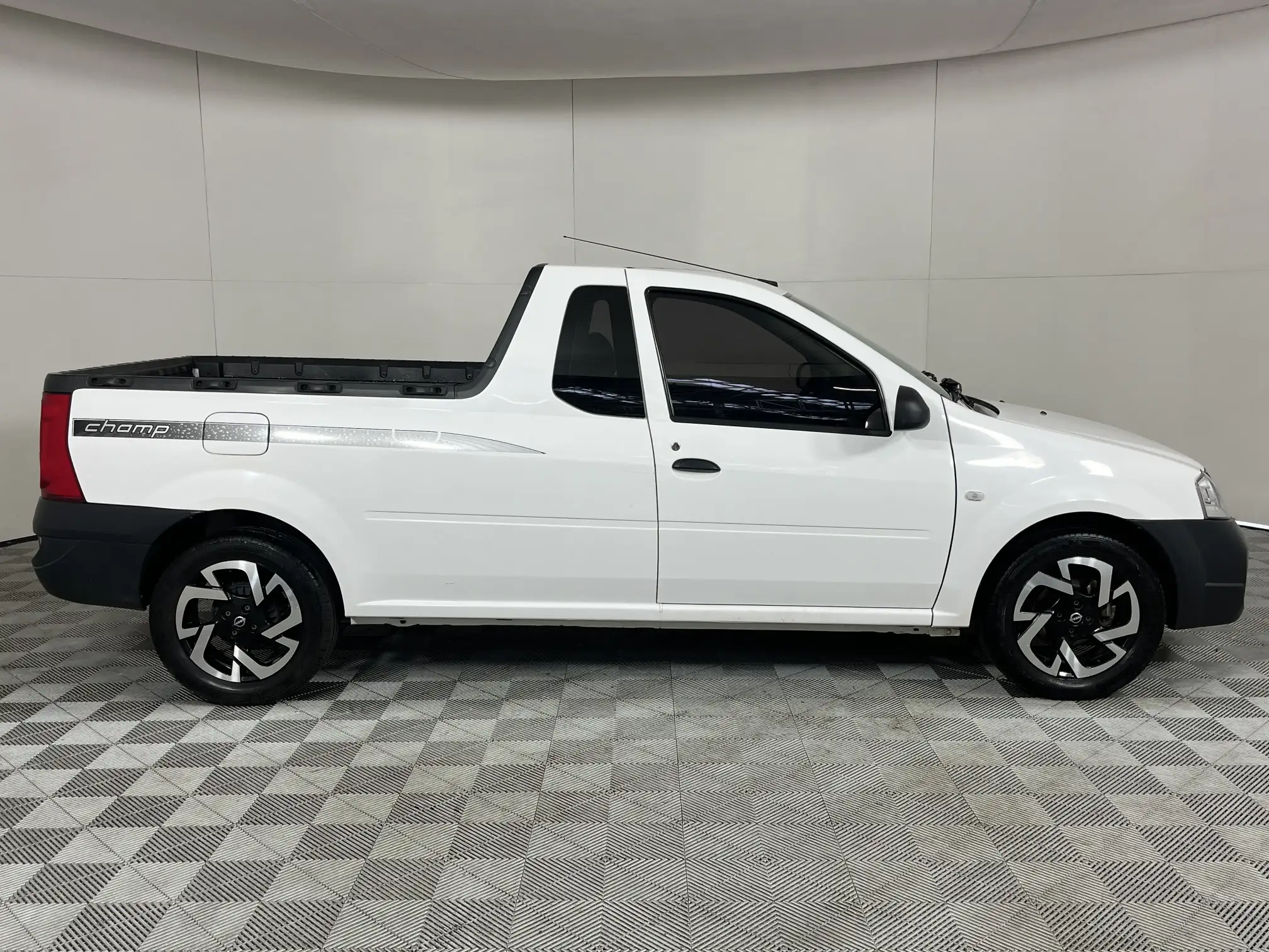 Nissan NP200