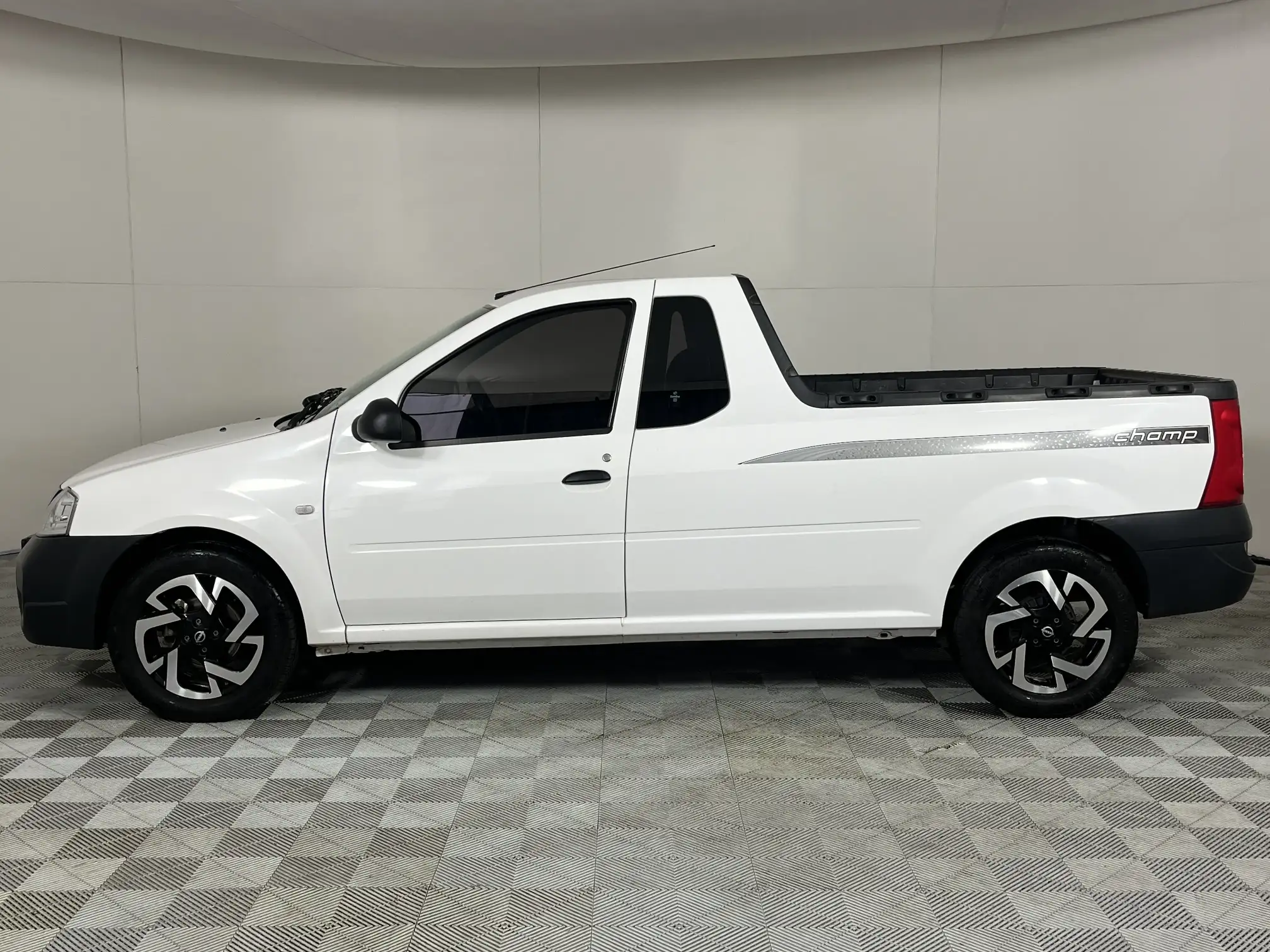 Nissan NP200