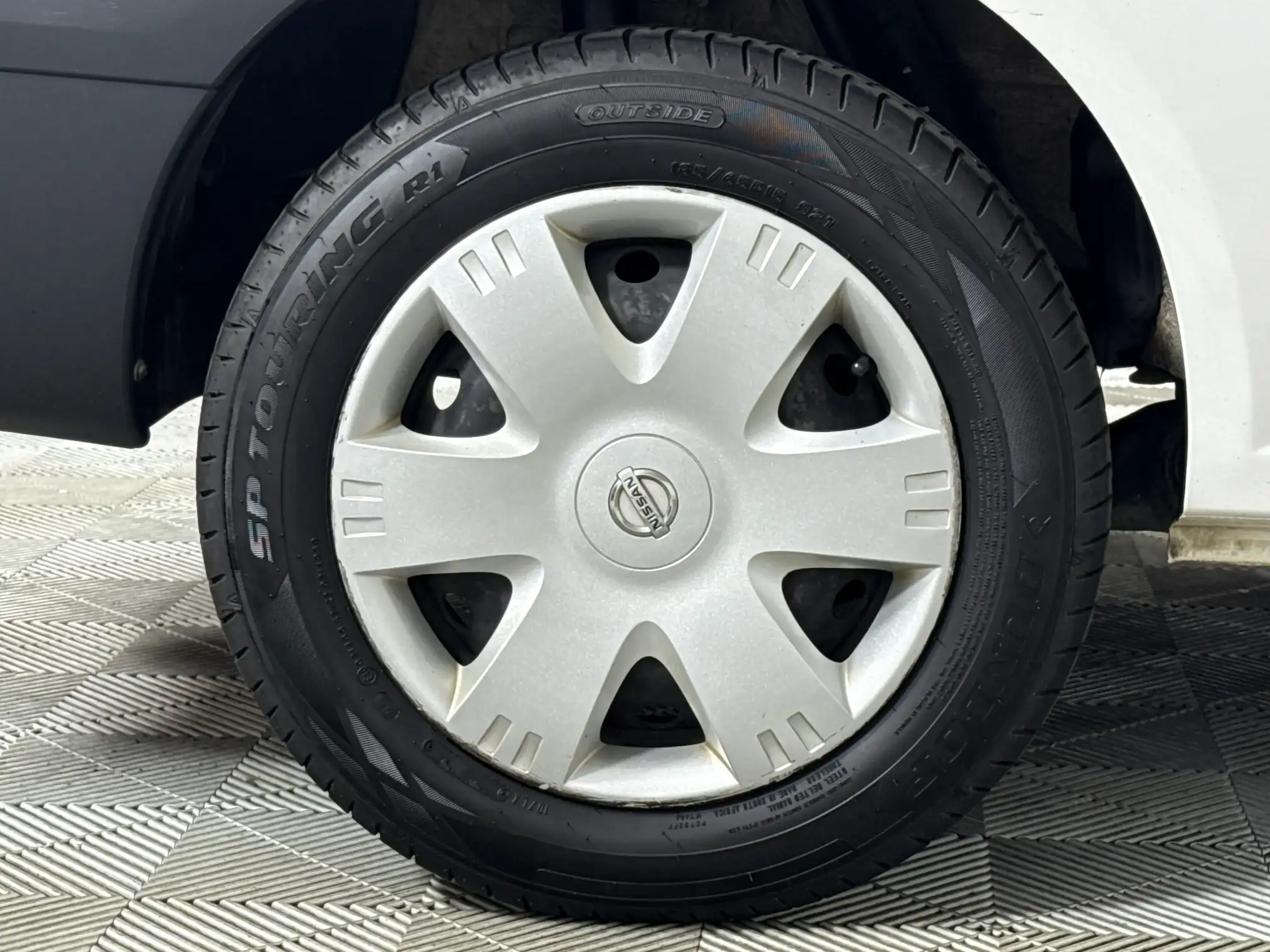 Nissan NP200
